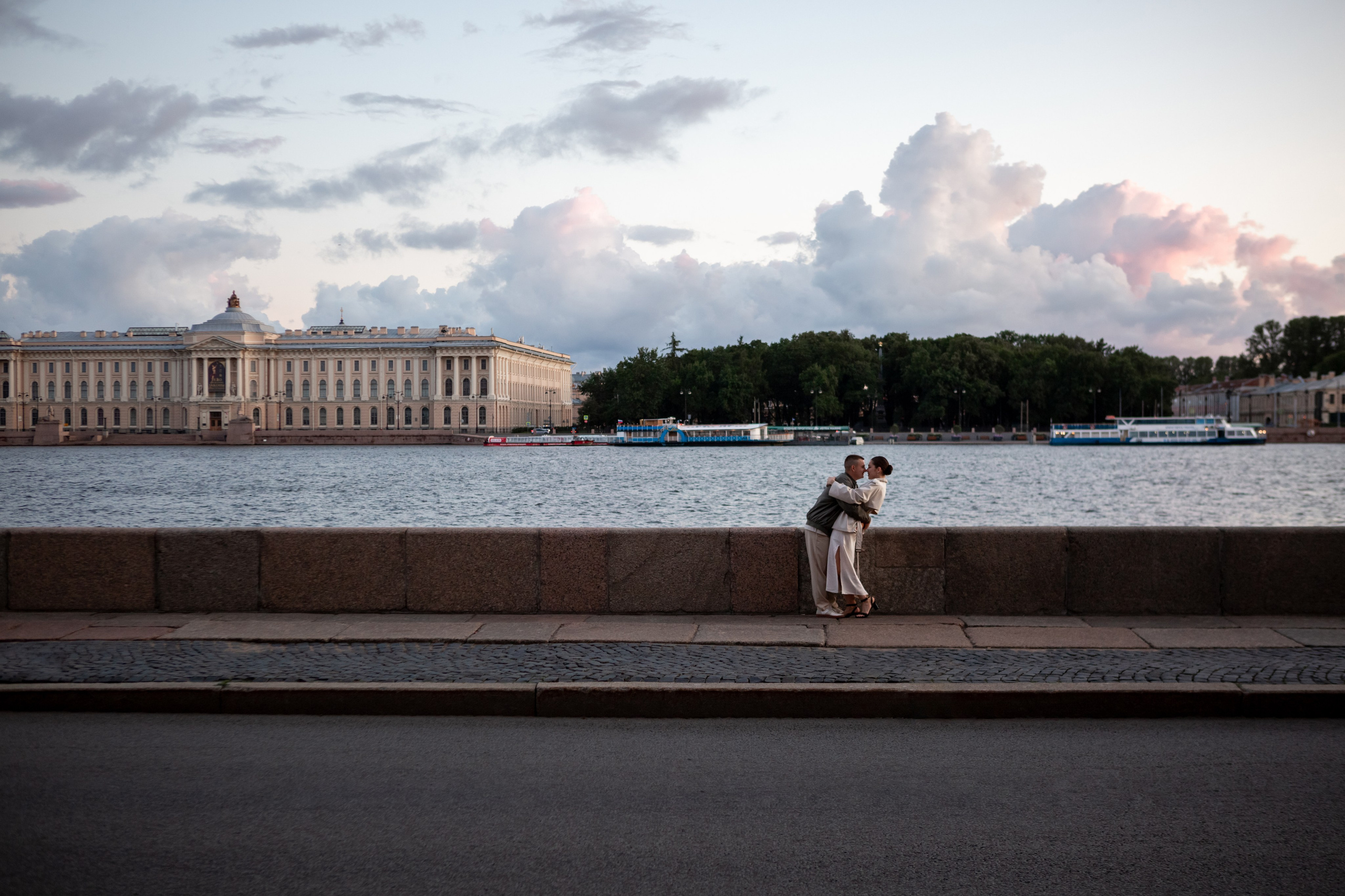 Фотопрогулка на рассвете в Петербурге