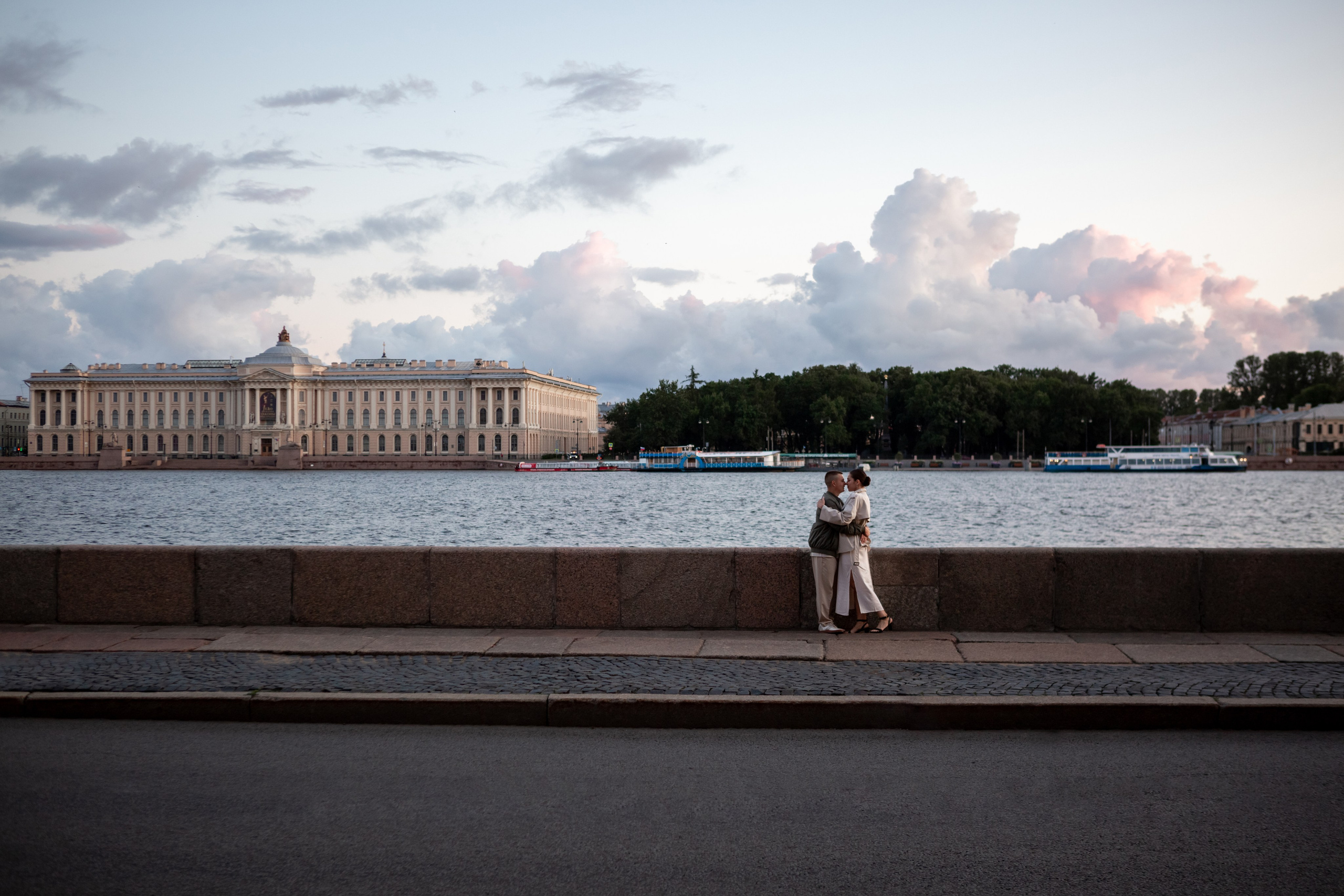 Фотопрогулка на рассвете в Петербурге