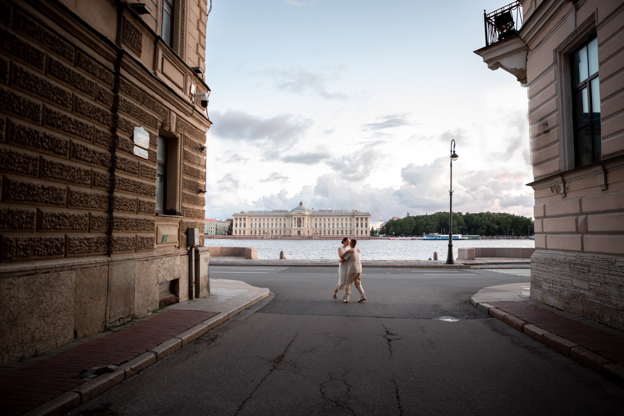 Фотопрогулка на рассвете в Петербурге