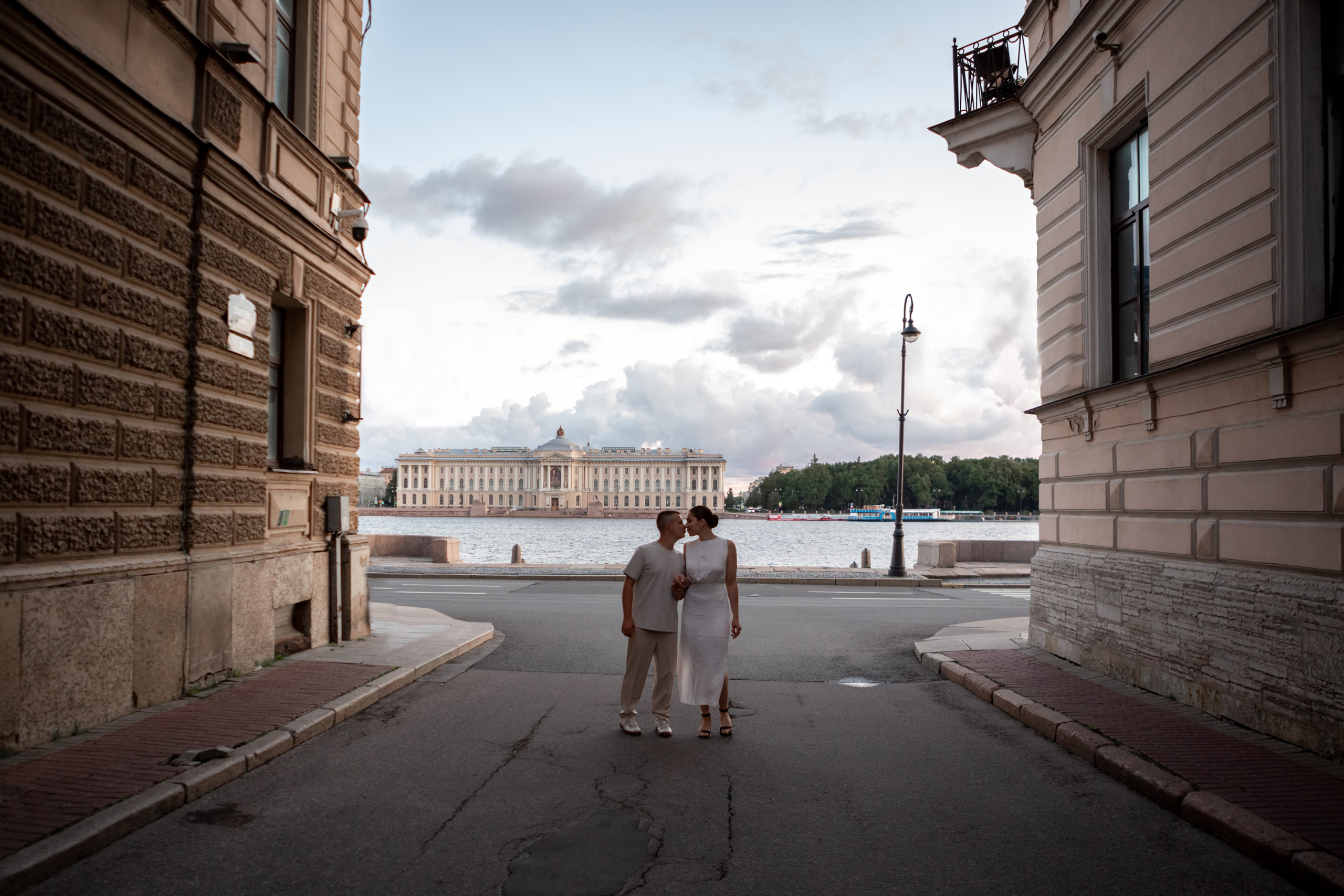 Фотопрогулка на рассвете в Петербурге