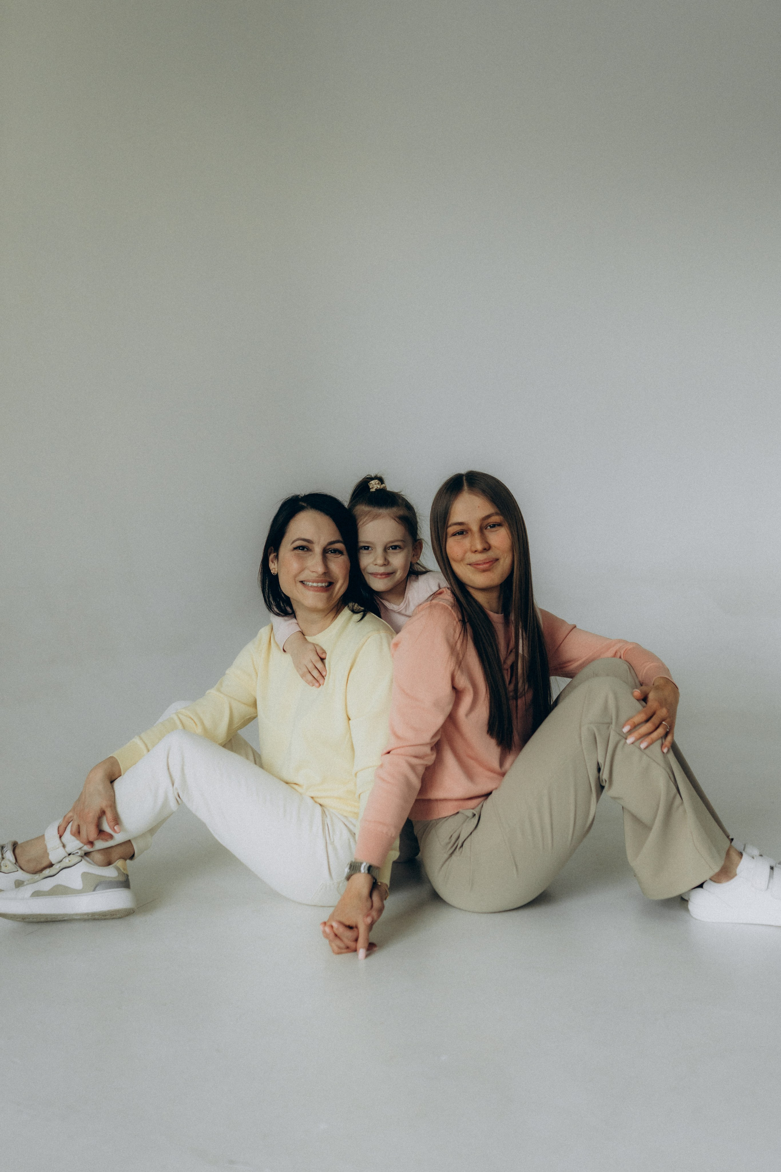 Семейная съёмка на циклораме. Фотограф НОГИНСК, Москва, Анастасия Белая