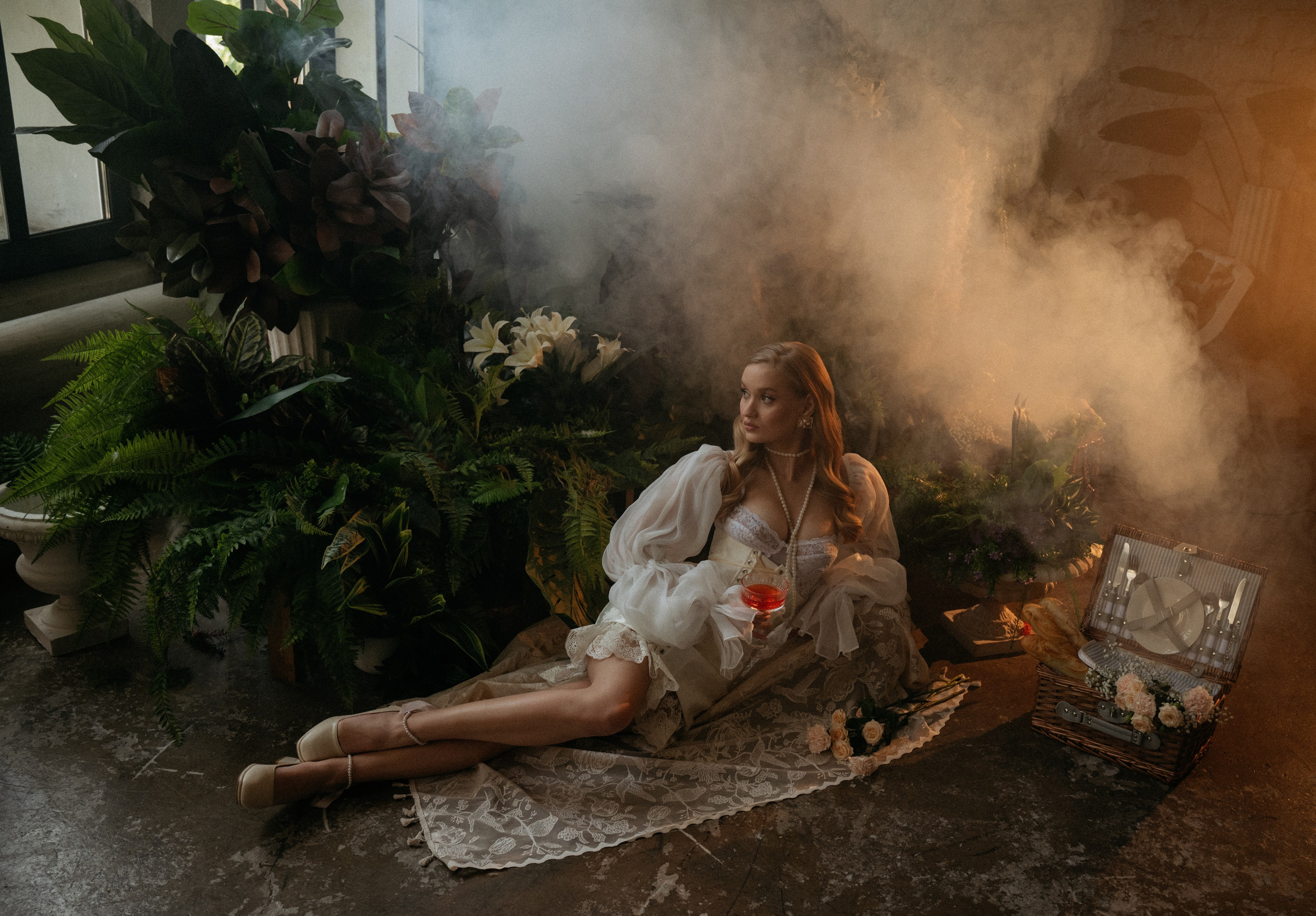 Невеста на пикнике в замке