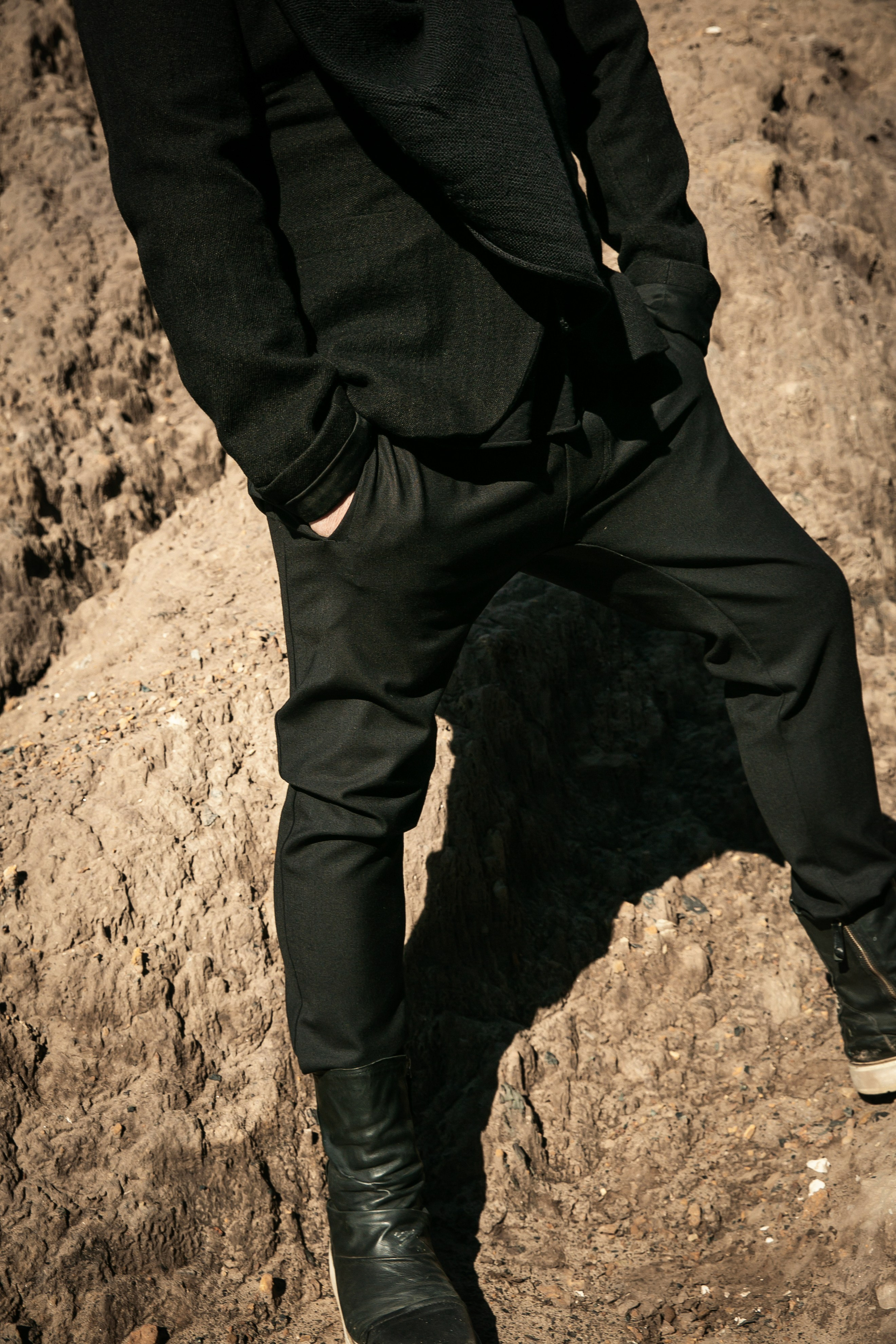 Editorial for multi-brand boutique «ЧОрная икра». АННА ВЕРСО / ANNA VERSO | Визуальный художник / Visual artist