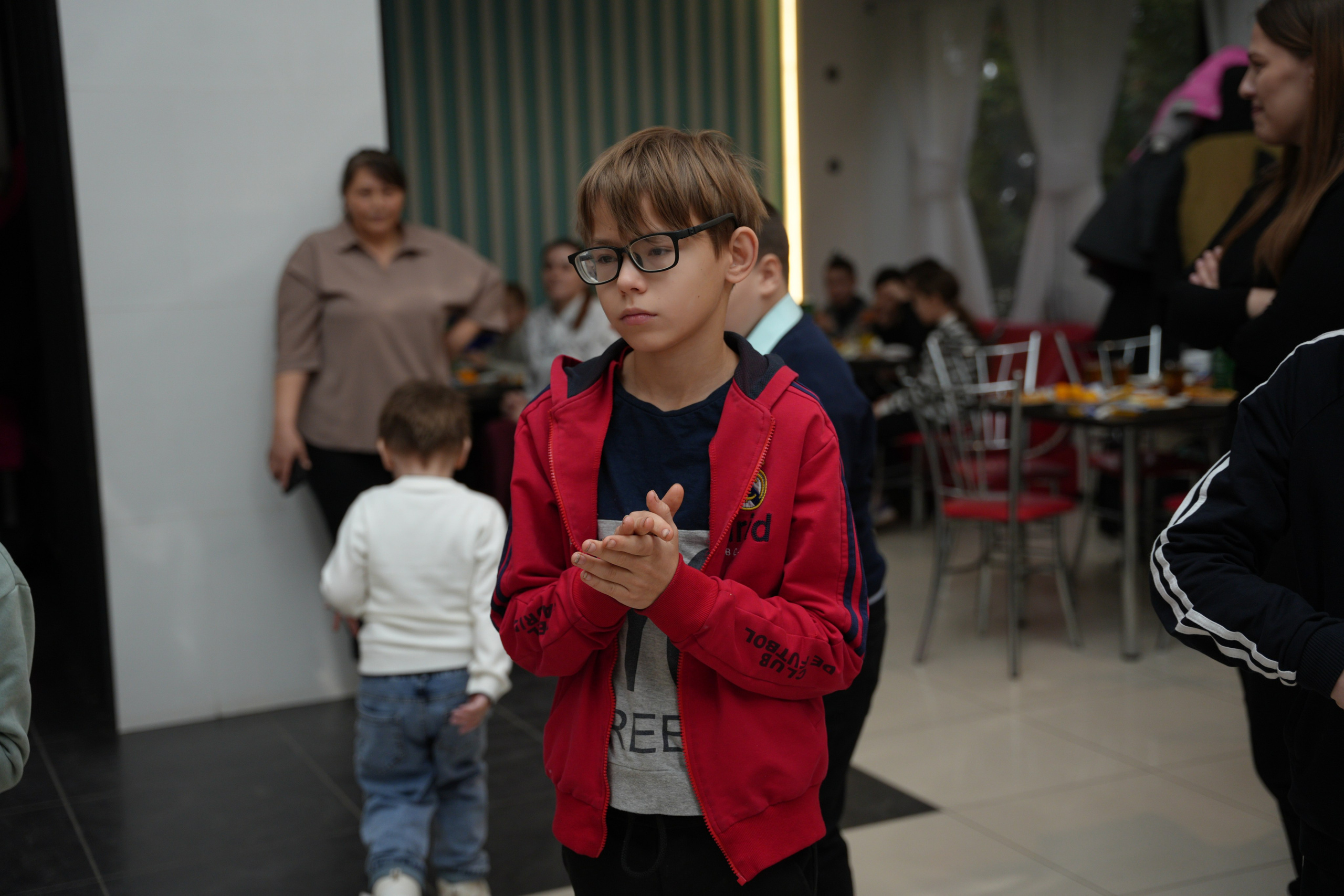 Социально —благотворительная акция «Ты в этом мире не один», посвященная Международному дню инвалидов. ВЫПУСКНЫЕ АЛЬБОМЫ, Школьный фотограф, семейный и свадебный в Саратове и области Ольга Плаксина