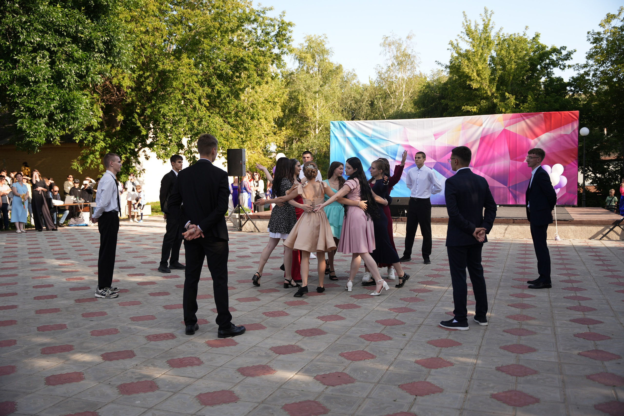 Выпускной в парке. Ольга Плаксина фотограф в Саратове