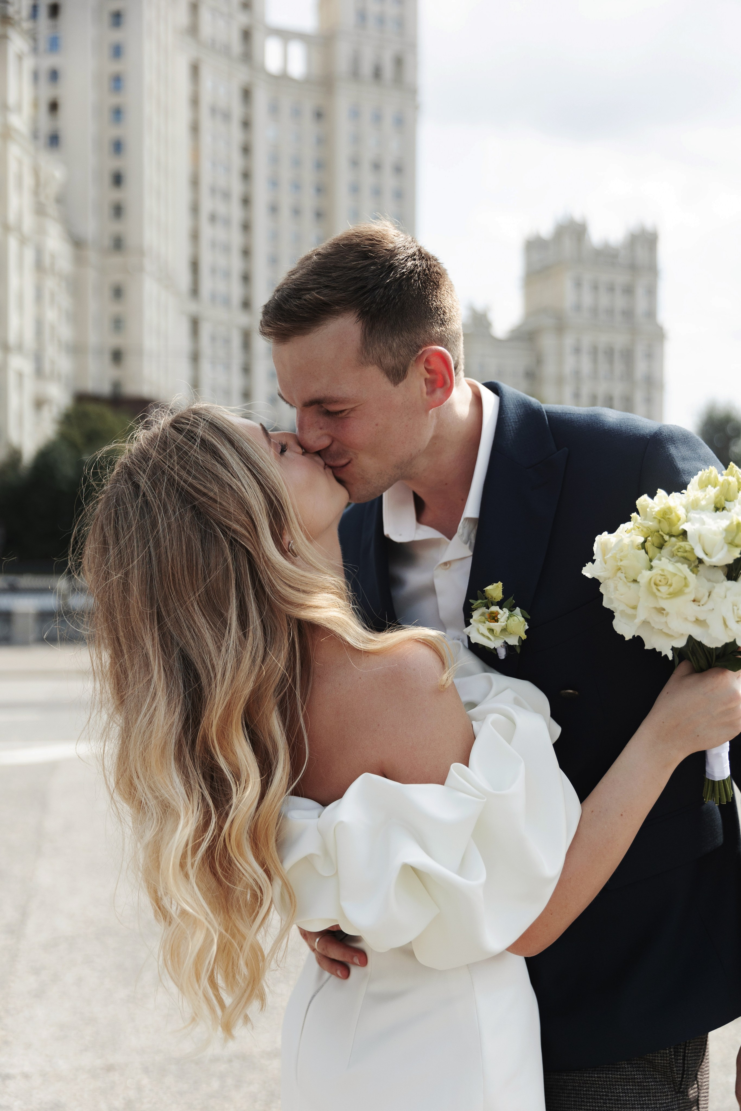 Свадебная фотосессия на Котельнической набережной и в парке Царицыно, Роспись в Шипиловском ЗАГСе. Свадебный фотограф Москва Анастасия Храмова