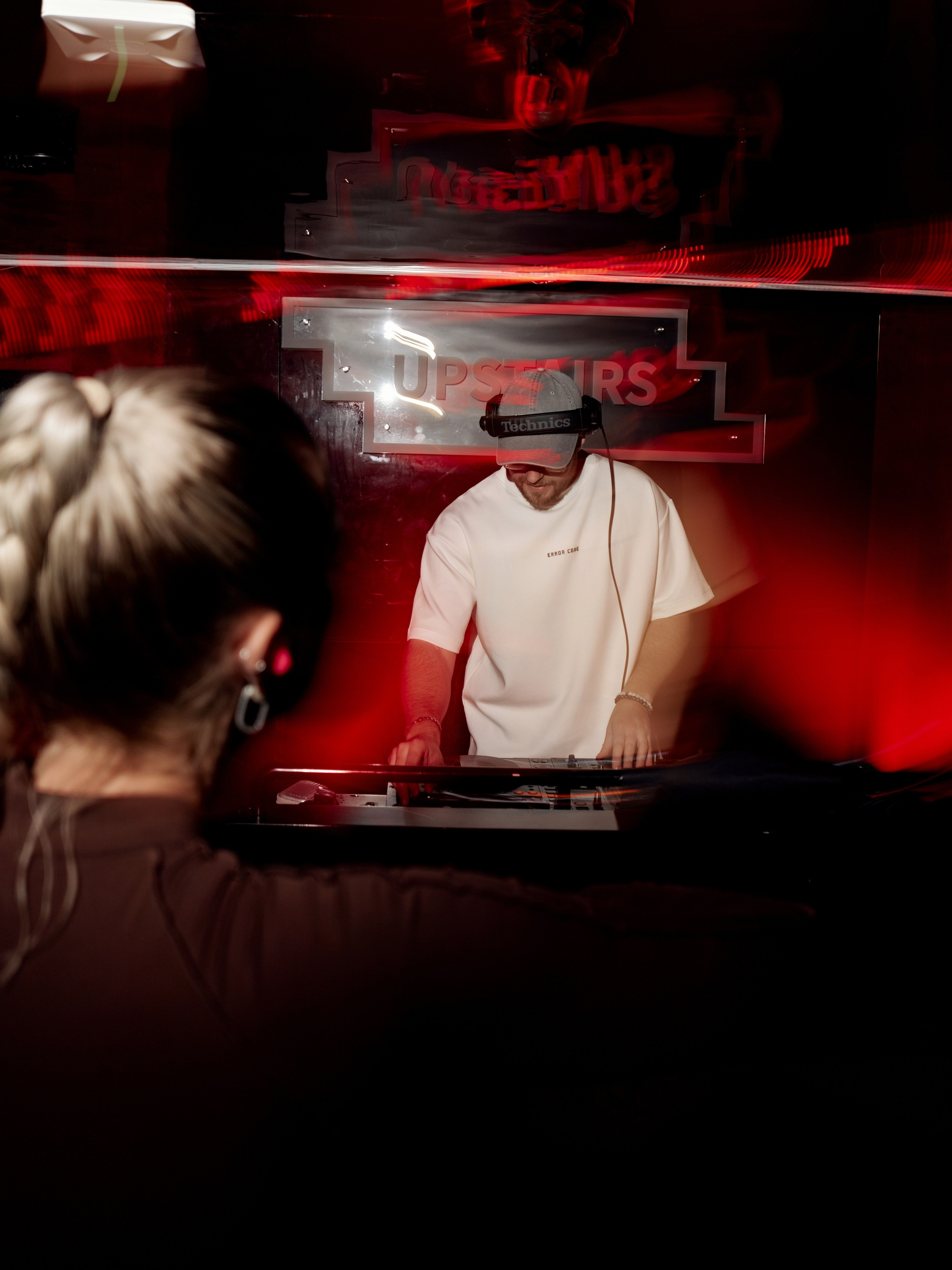 CLUB. NOIZOMAX Художественный фотограф в Дубай