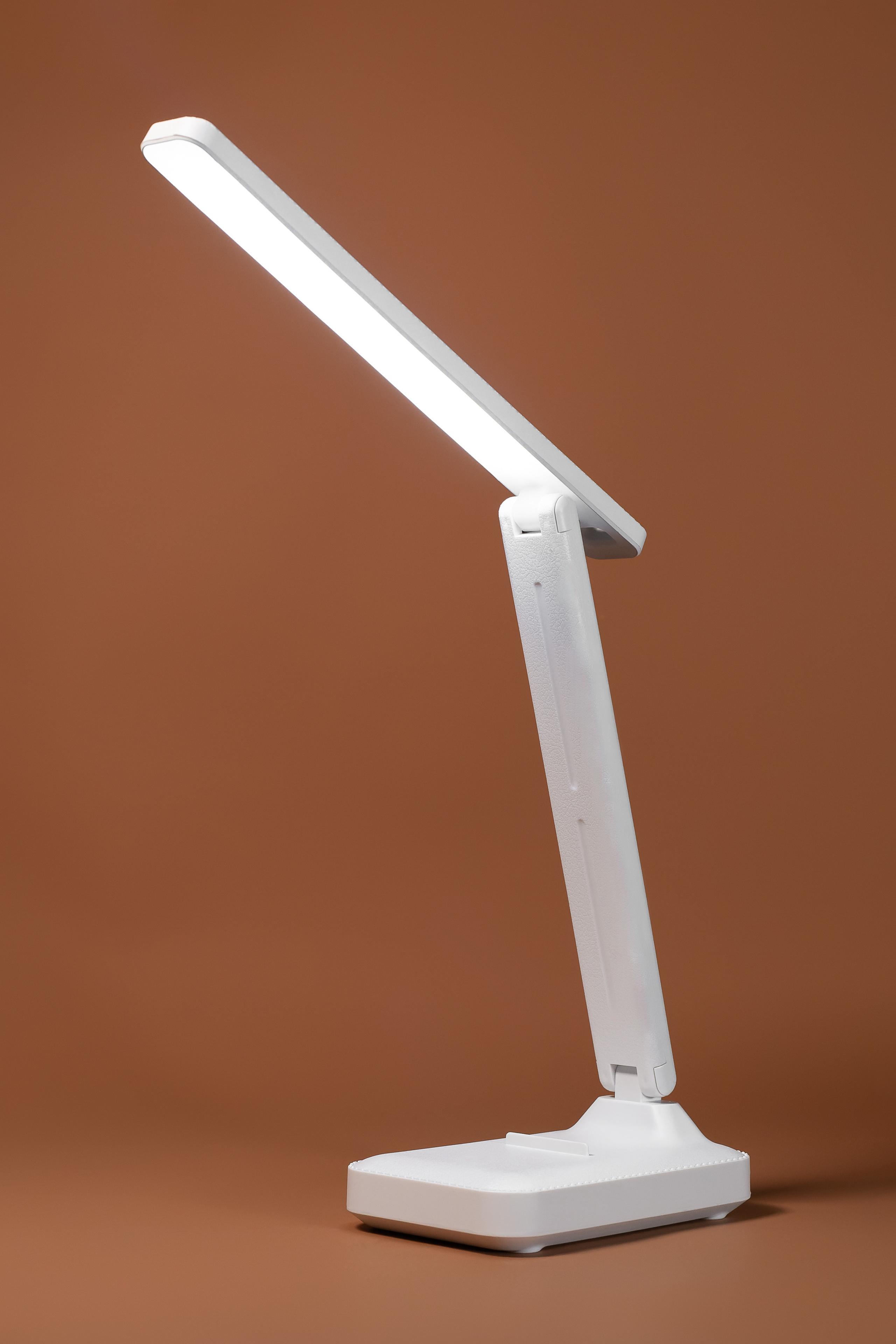 Настольная лампа