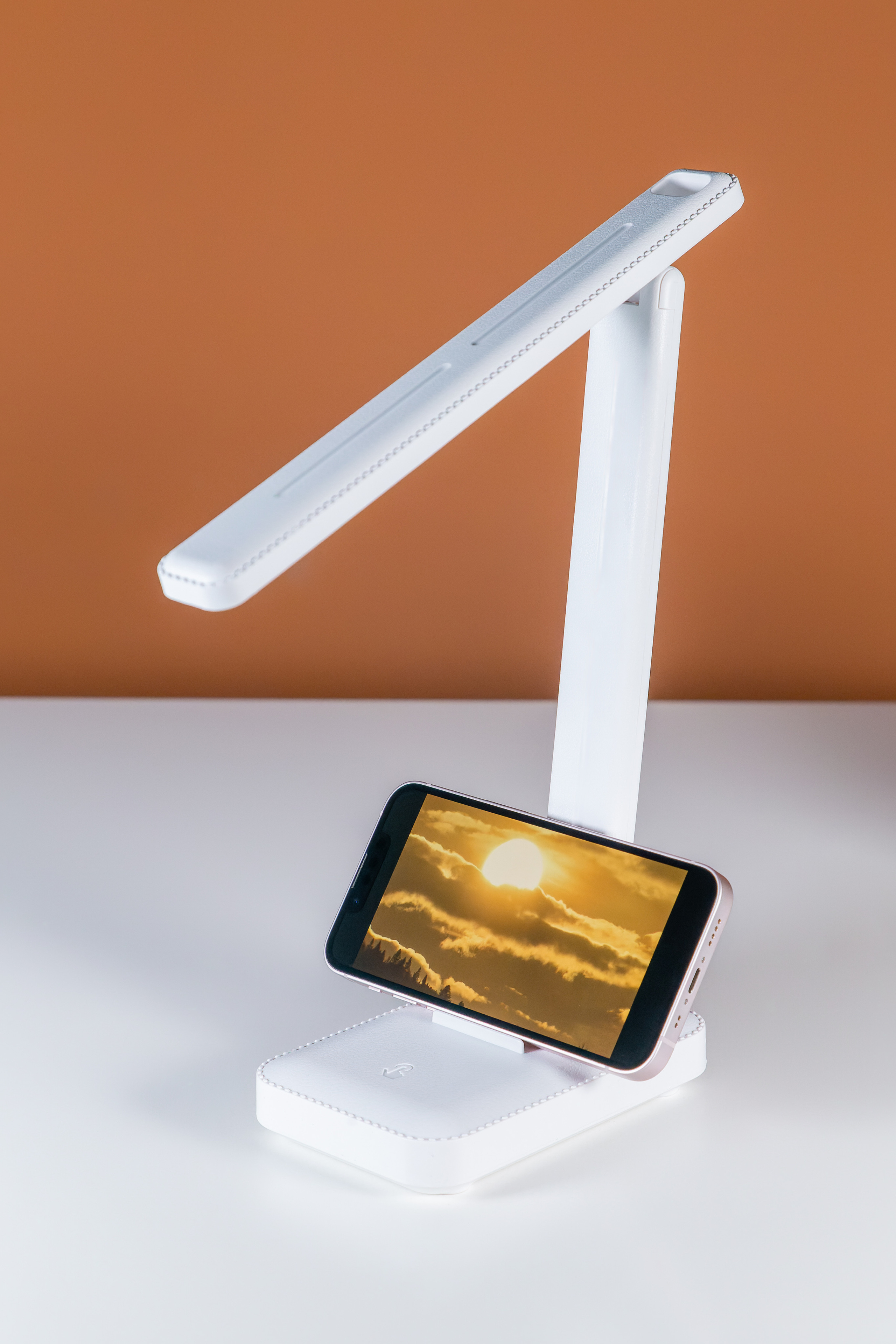 Настольная лампа