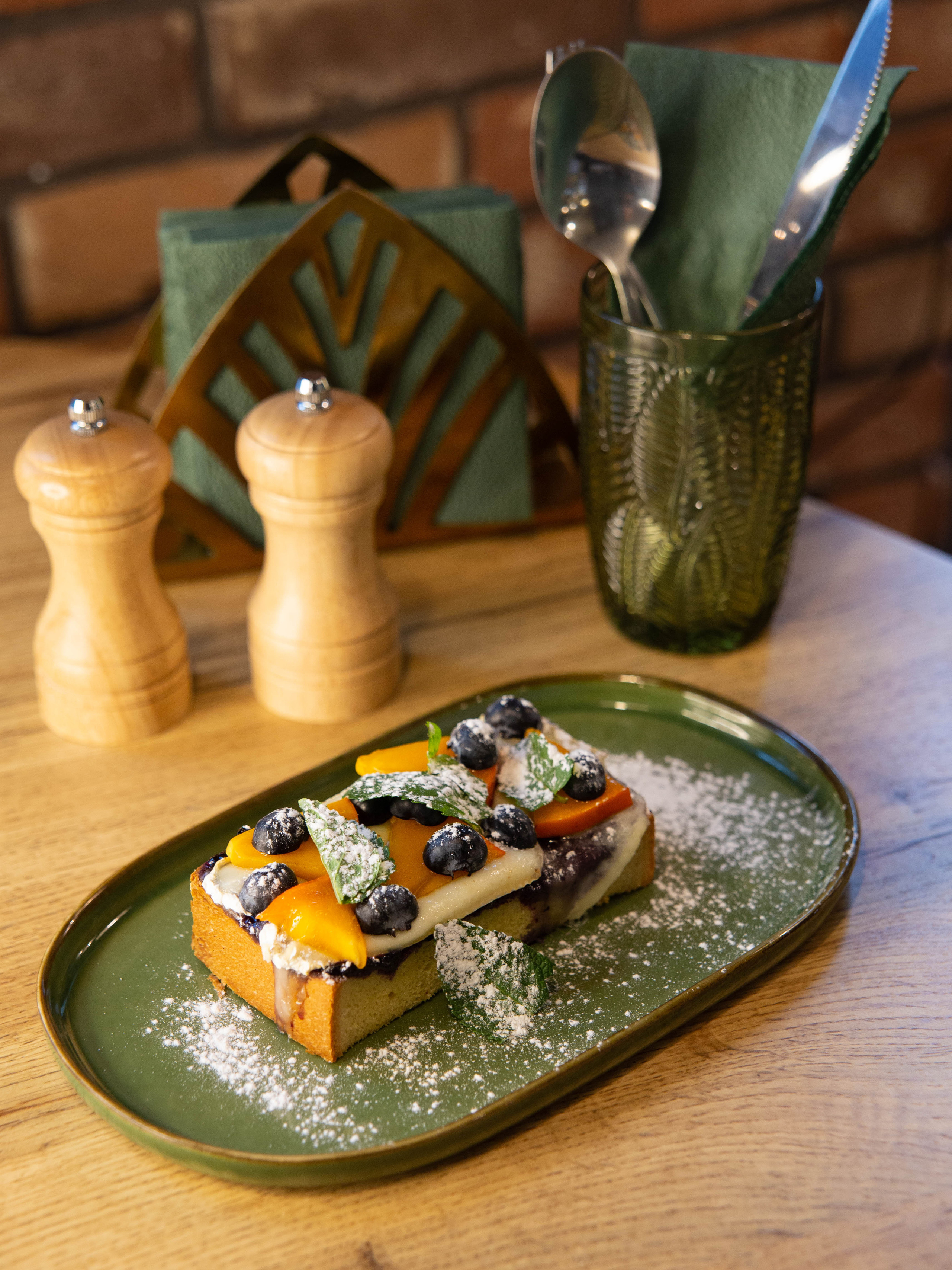 «Молодо-Зелено» и «Две морковки»