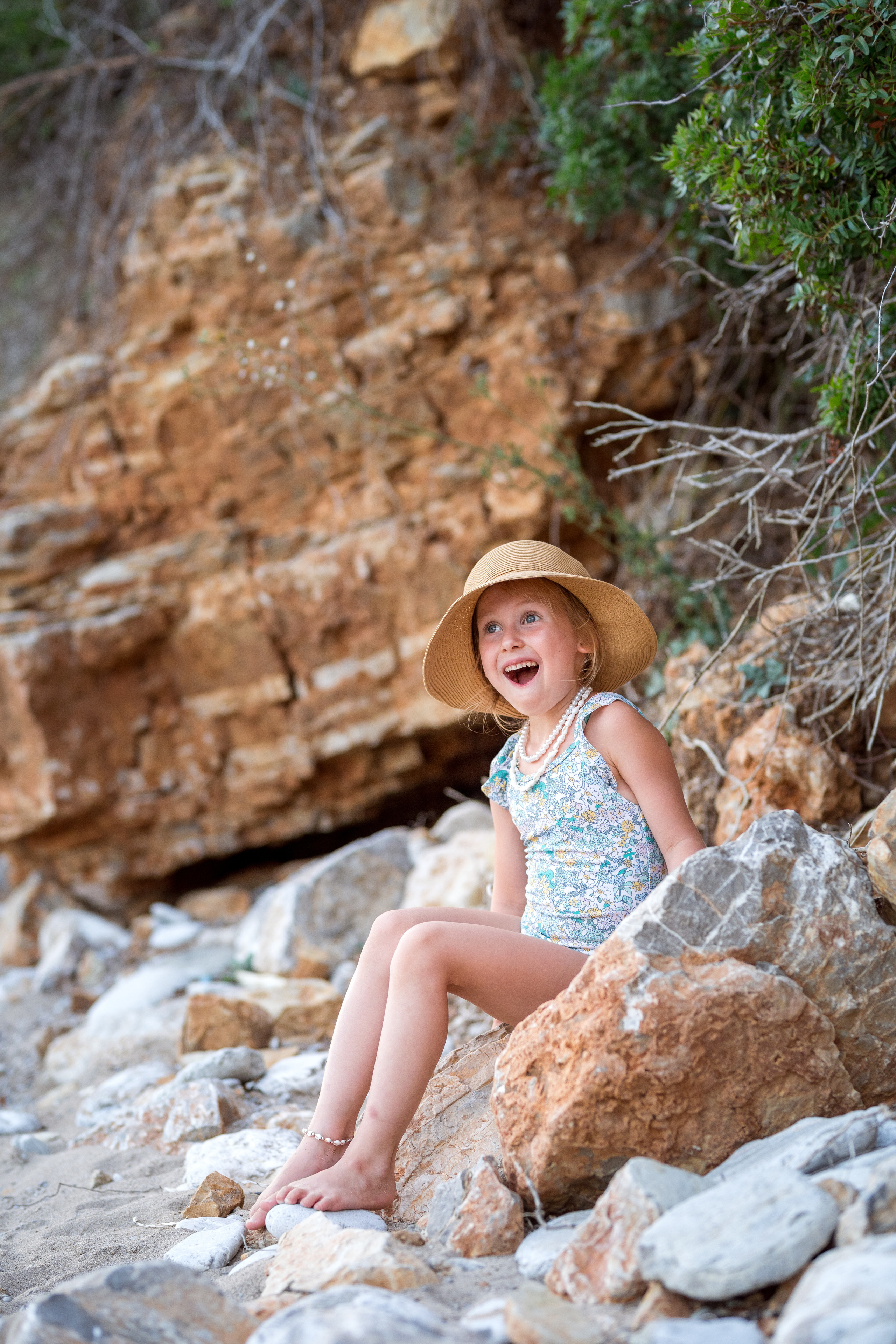 Mother and daughter photoshoot on the beach in Budva, Montenegro. Kate Khaldeeva photographer in Saratov