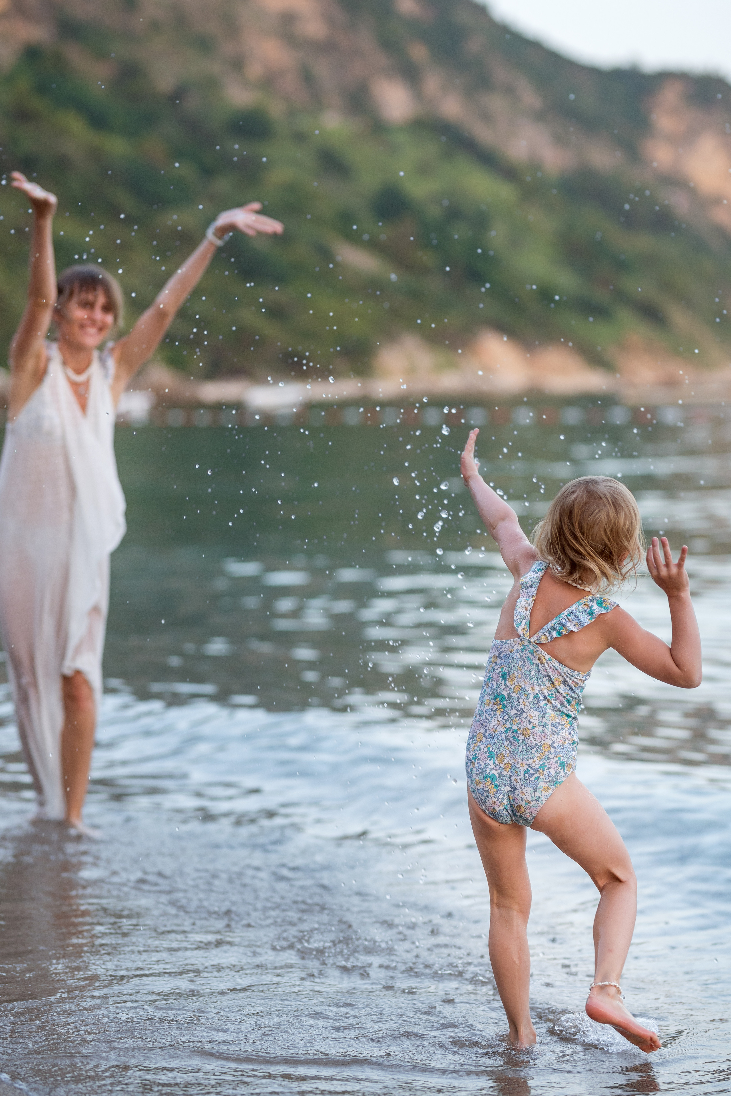 Mother and daughter photoshoot on the beach in Budva, Montenegro. Kate Khaldeeva photographer in Saratov
