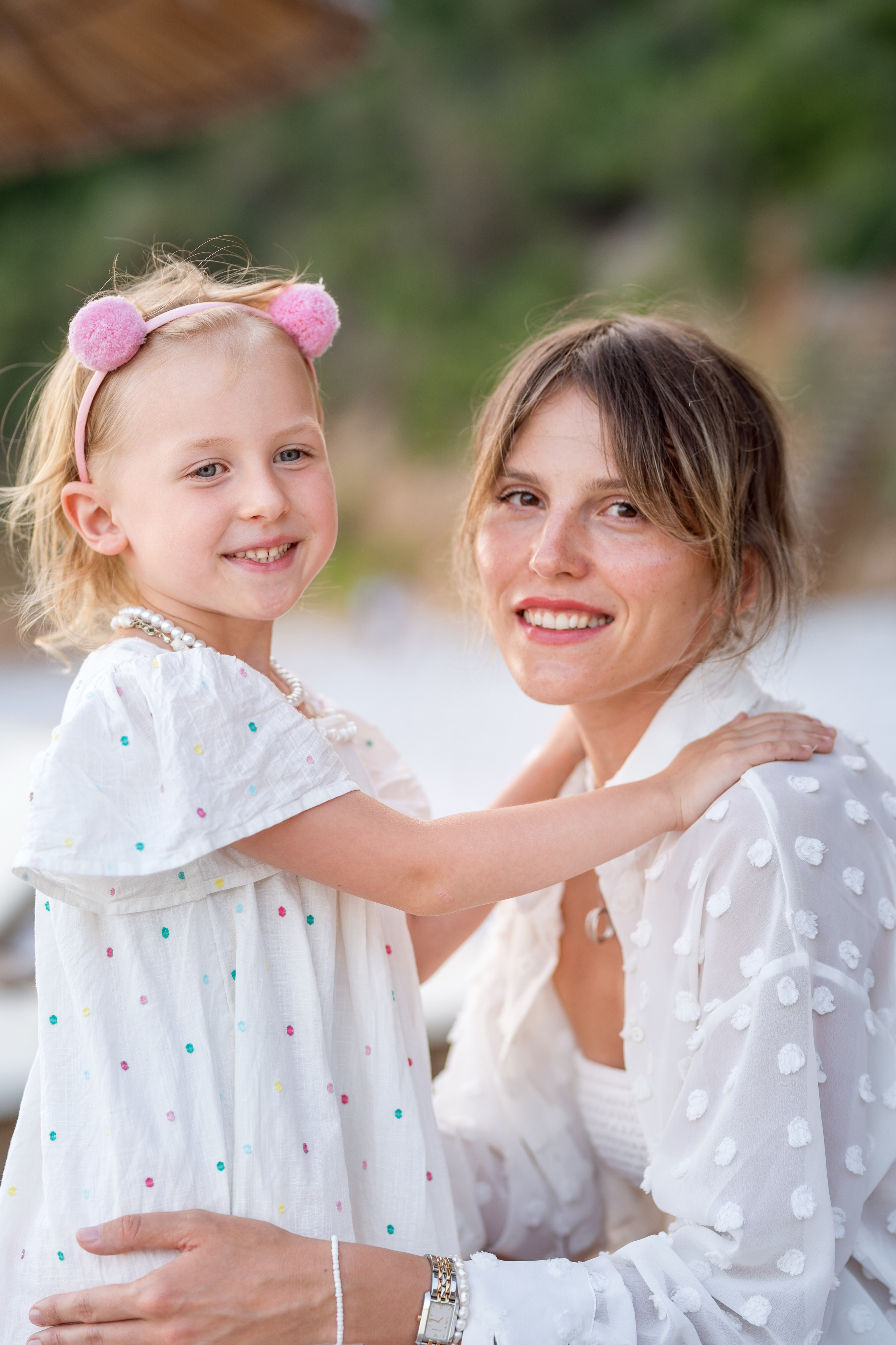 Mother and daughter photoshoot on the beach in Budva, Montenegro. Kate Khaldeeva photographer in Saratov