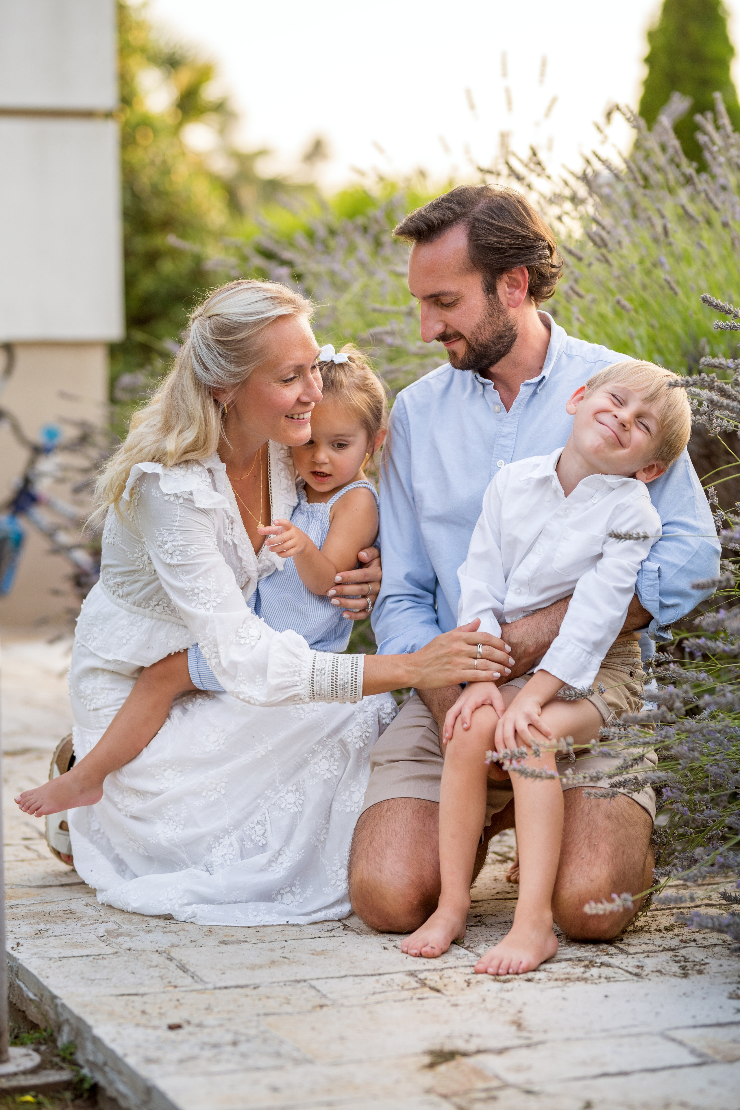 Family photo session in Podgorica, Montenegro. Kate Khaldeeva photographer in Saratov