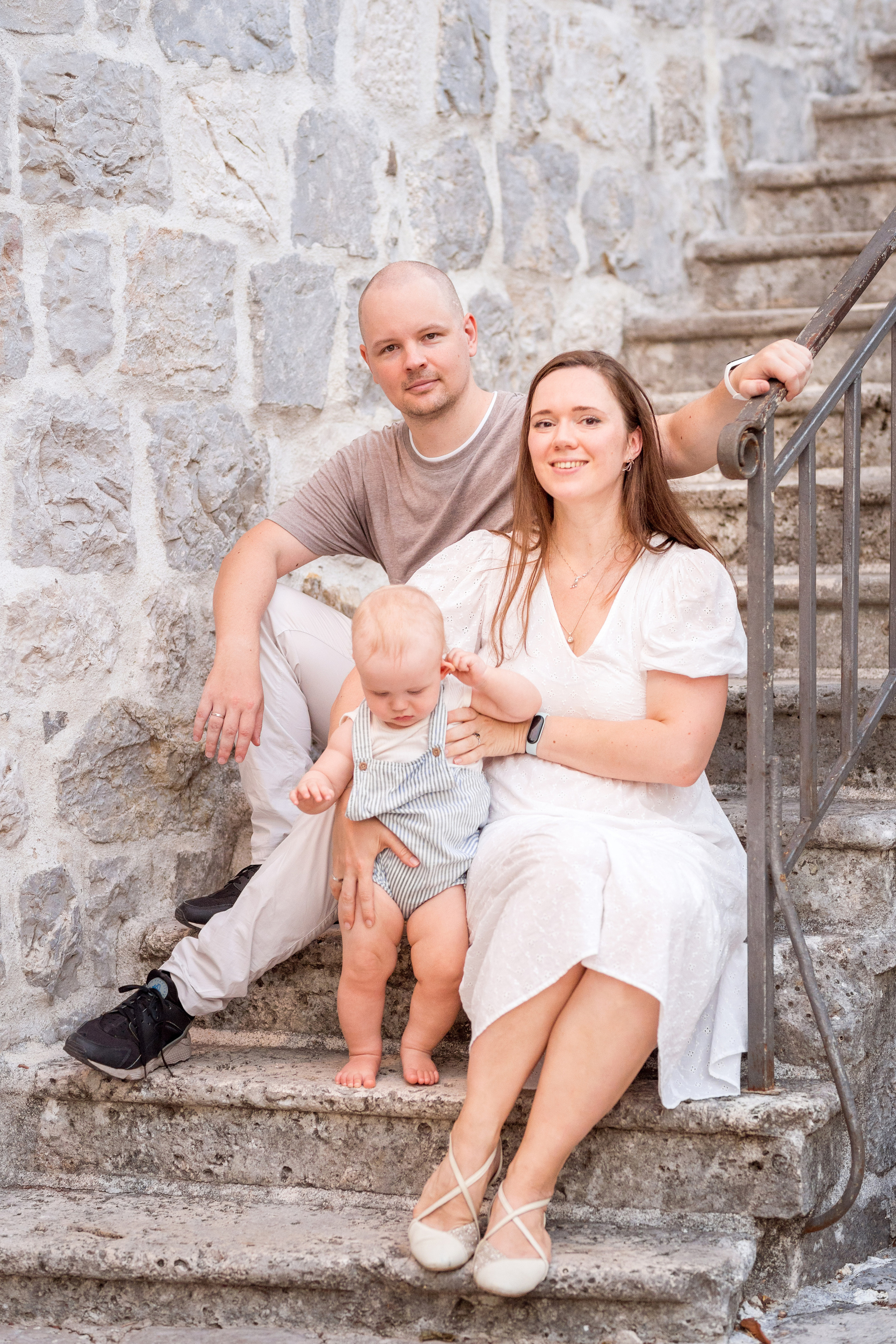 Family photoshoot in Perast Montenegro. Kate Khaldeeva photographer in Saratov