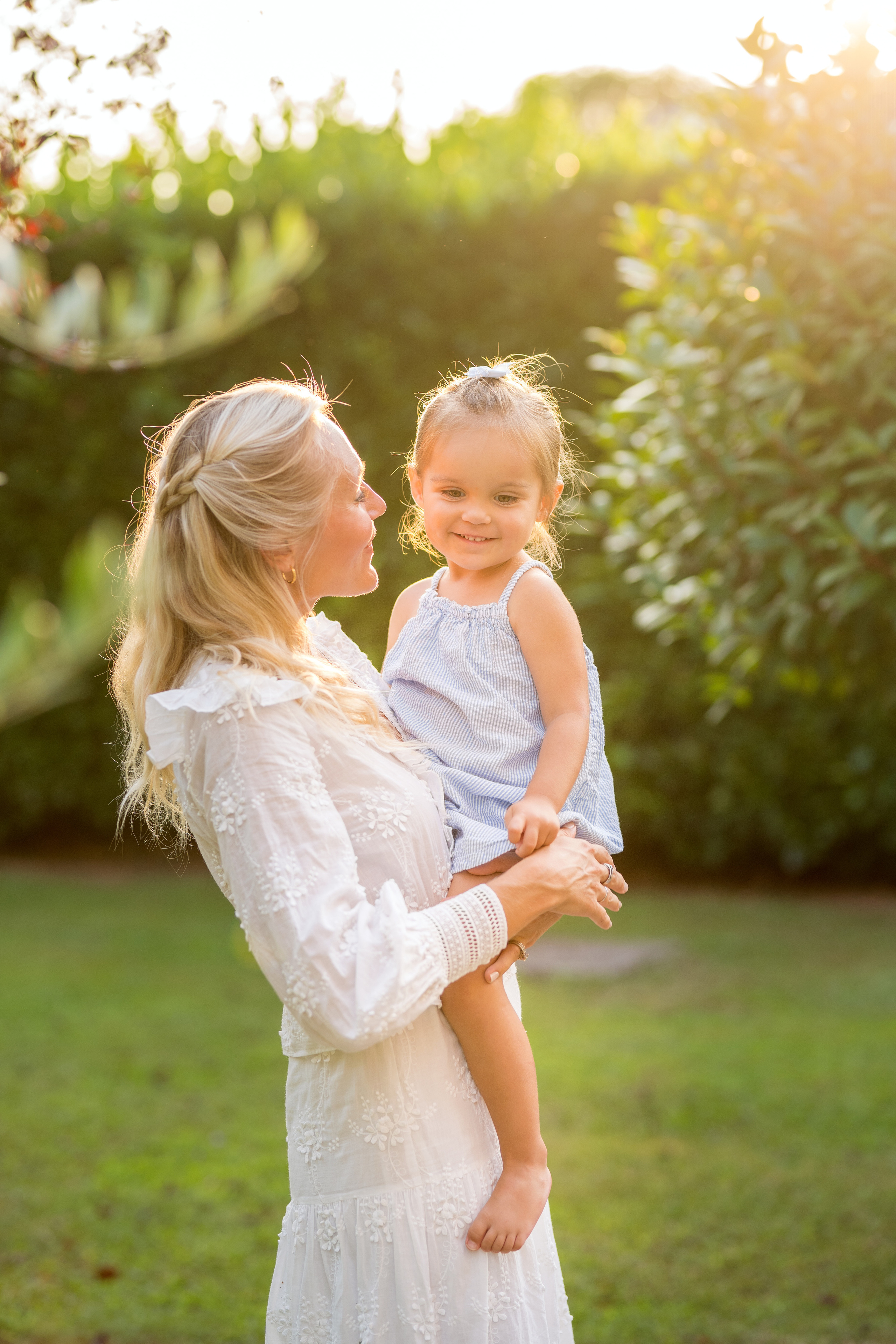 Family photo session in Podgorica, Montenegro. Kate Khaldeeva photographer in Saratov