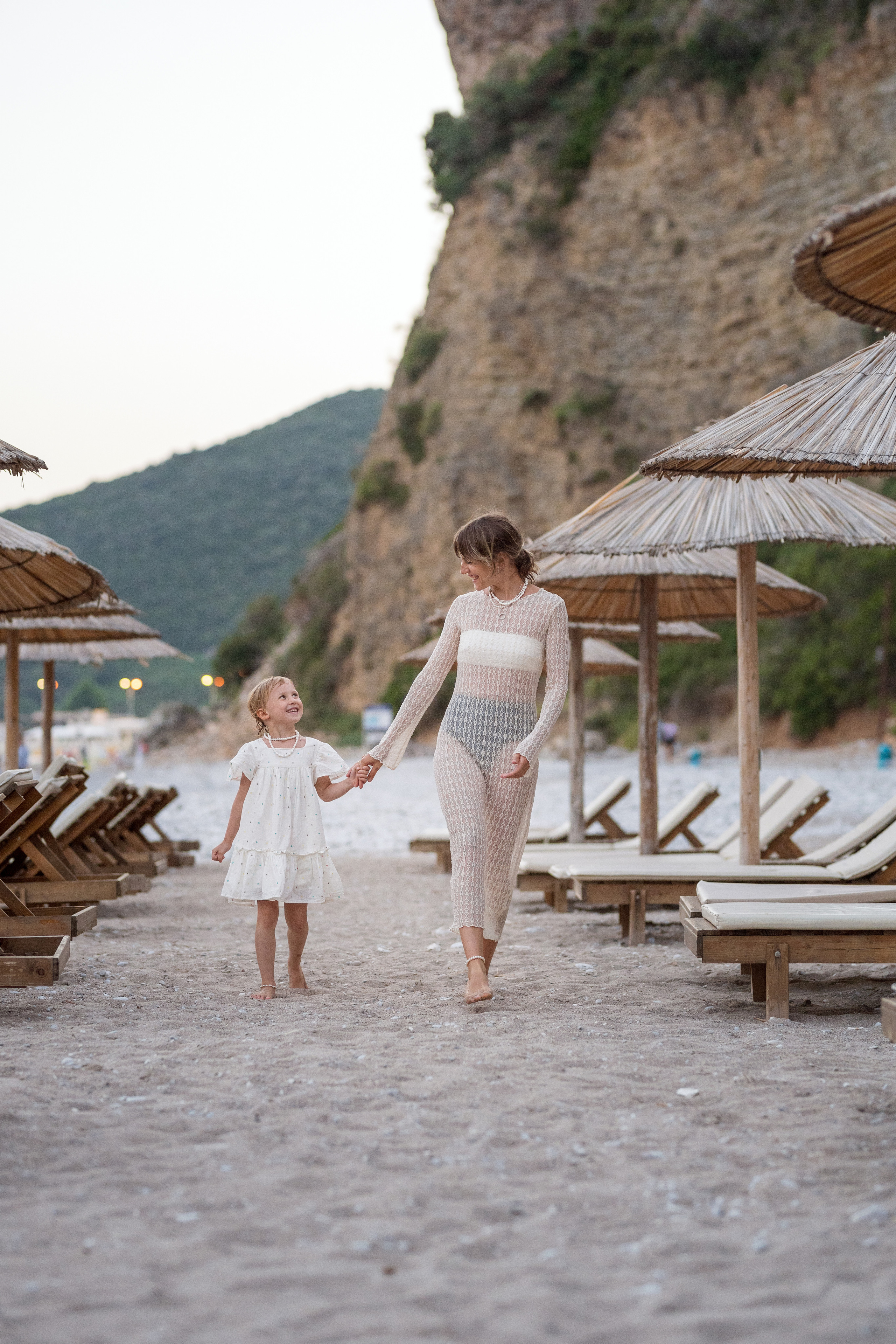Mother and daughter photoshoot on the beach in Budva, Montenegro. Kate Khaldeeva photographer in Saratov
