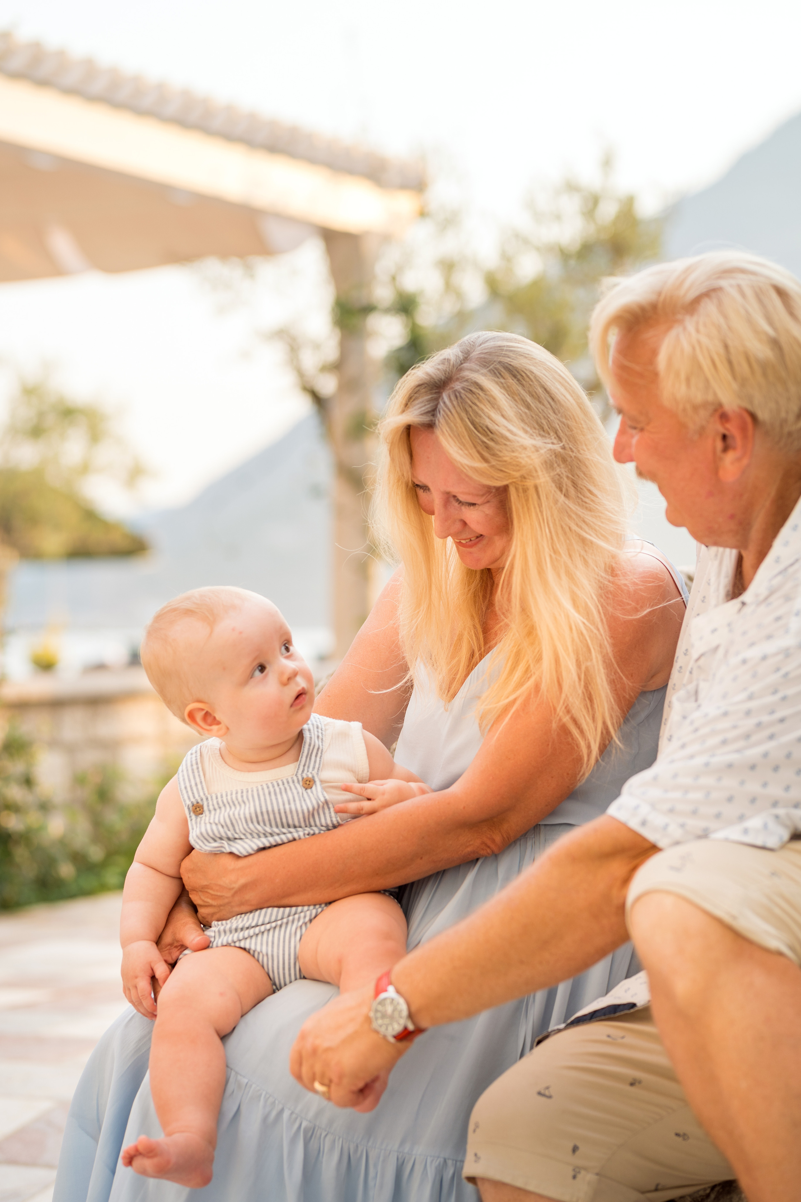 Family photoshoot in Perast Montenegro. Kate Khaldeeva photographer in Saratov