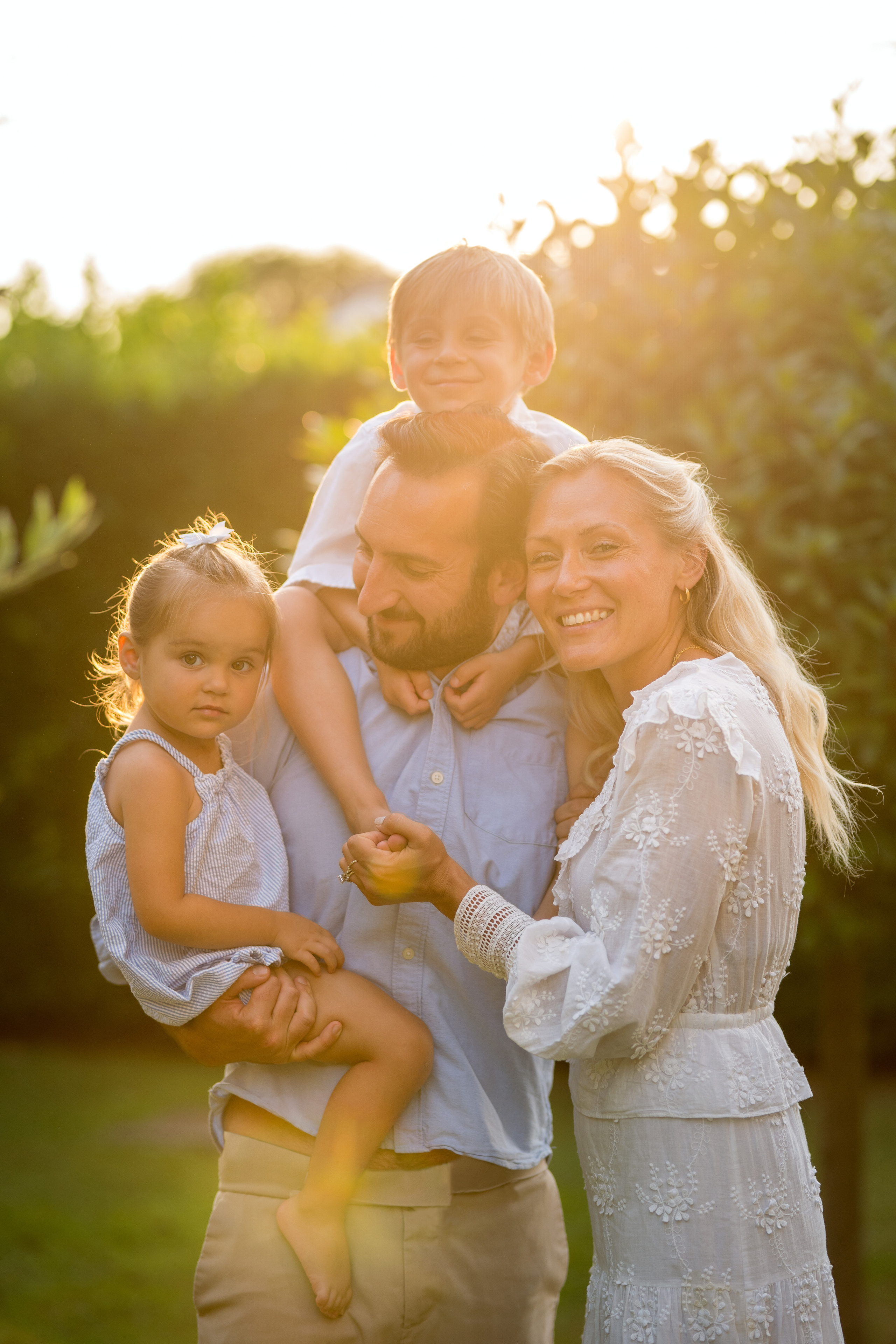 Family photo session in Podgorica, Montenegro. Kate Khaldeeva photographer in Saratov
