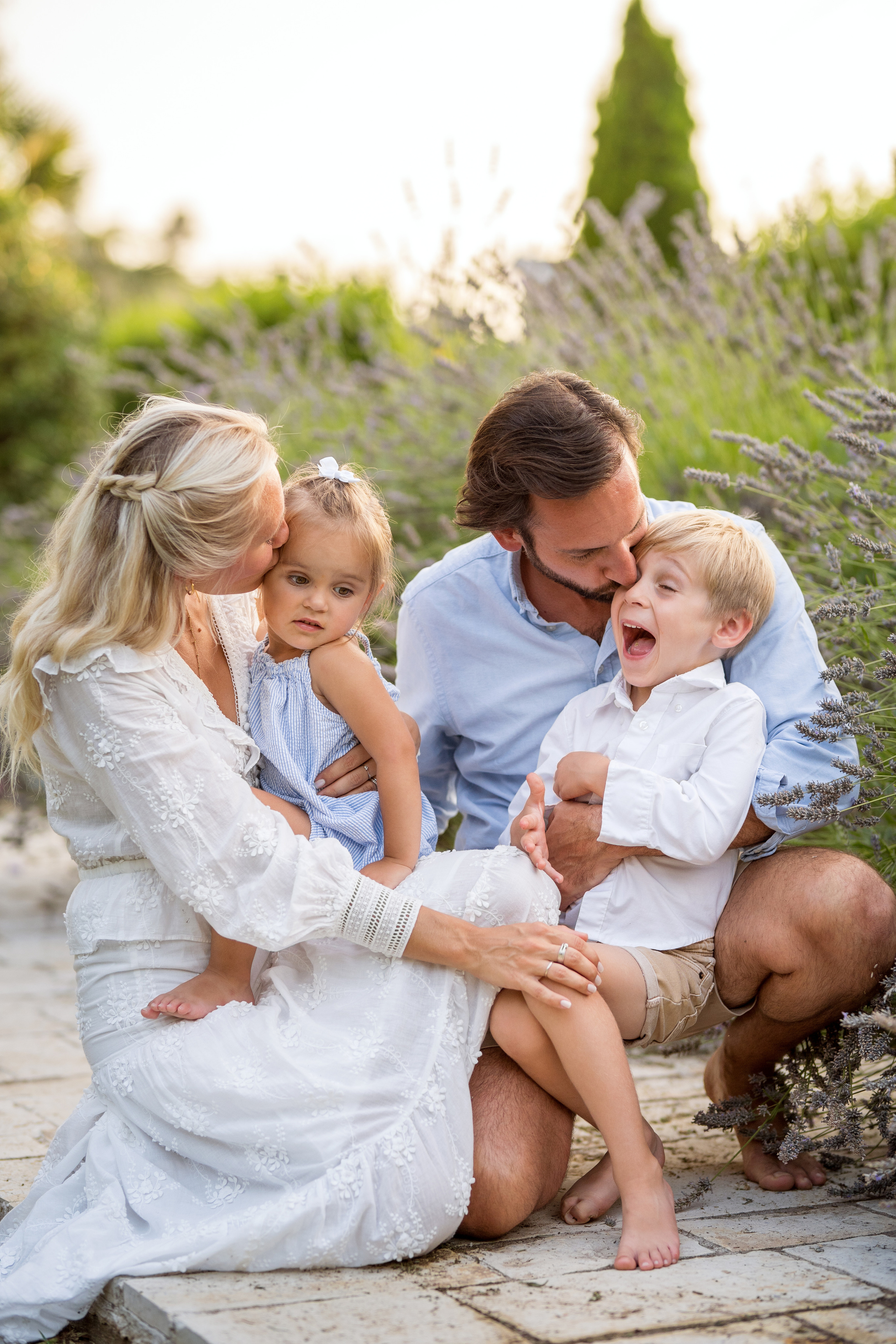 Family photo session in Podgorica, Montenegro. Kate Khaldeeva photographer in Saratov
