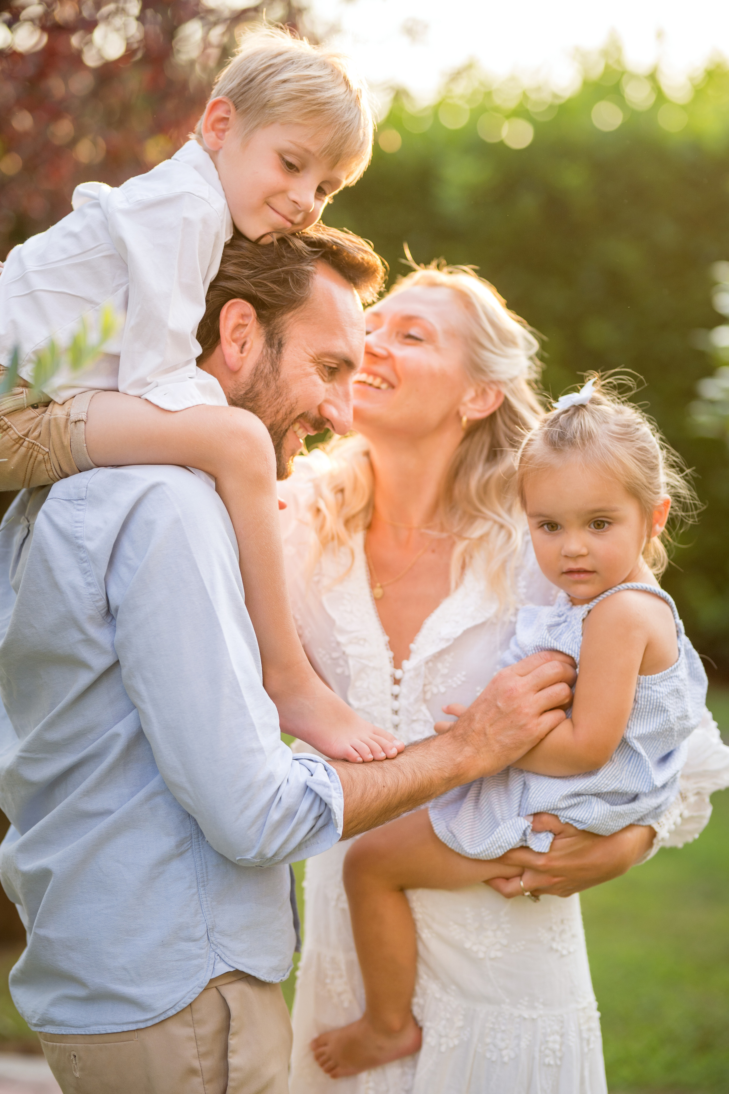 Family photo session in Podgorica, Montenegro. Kate Khaldeeva photographer in Saratov