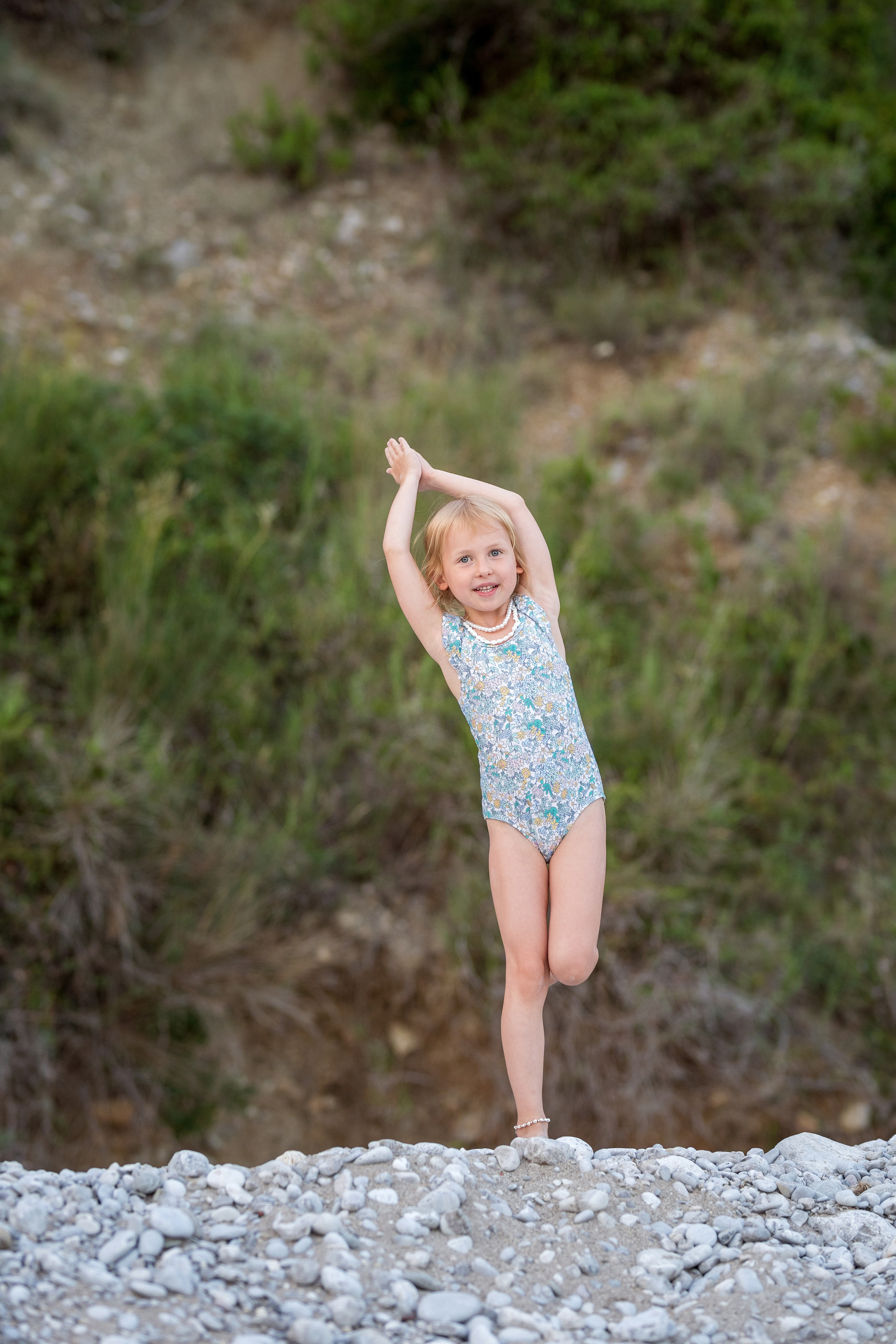 Mother and daughter photoshoot on the beach in Budva, Montenegro. Kate Khaldeeva photographer in Saratov