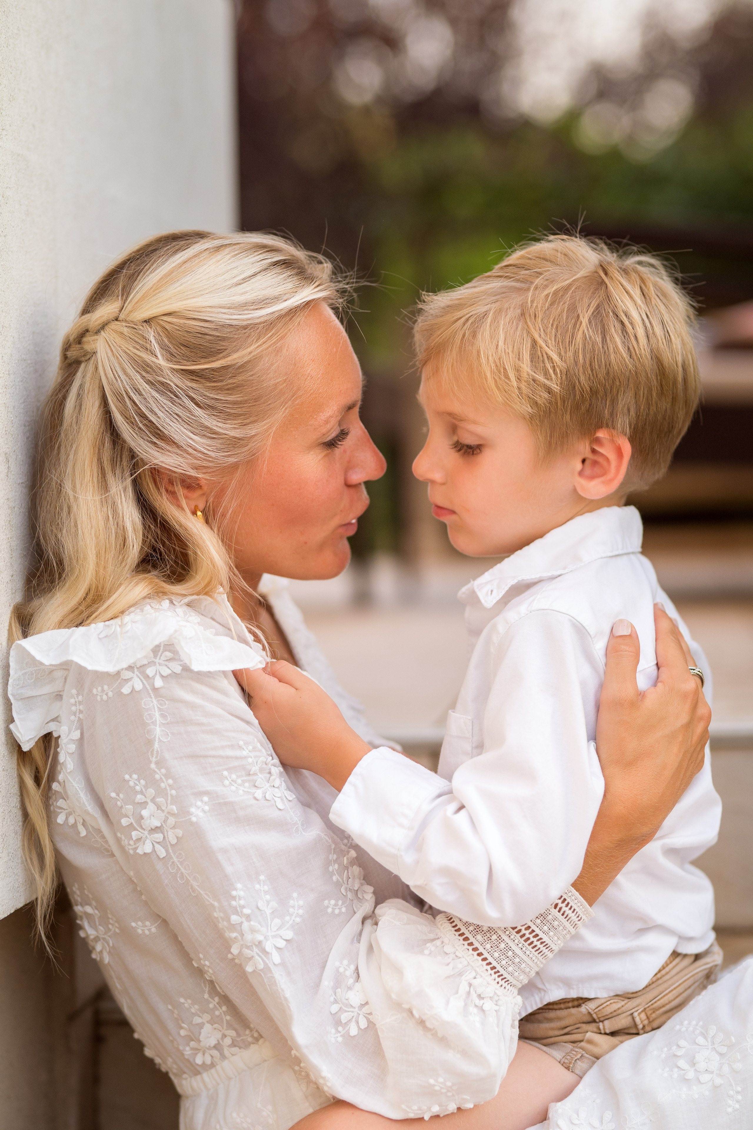 Family photo session in Podgorica, Montenegro. Kate Khaldeeva photographer in Saratov