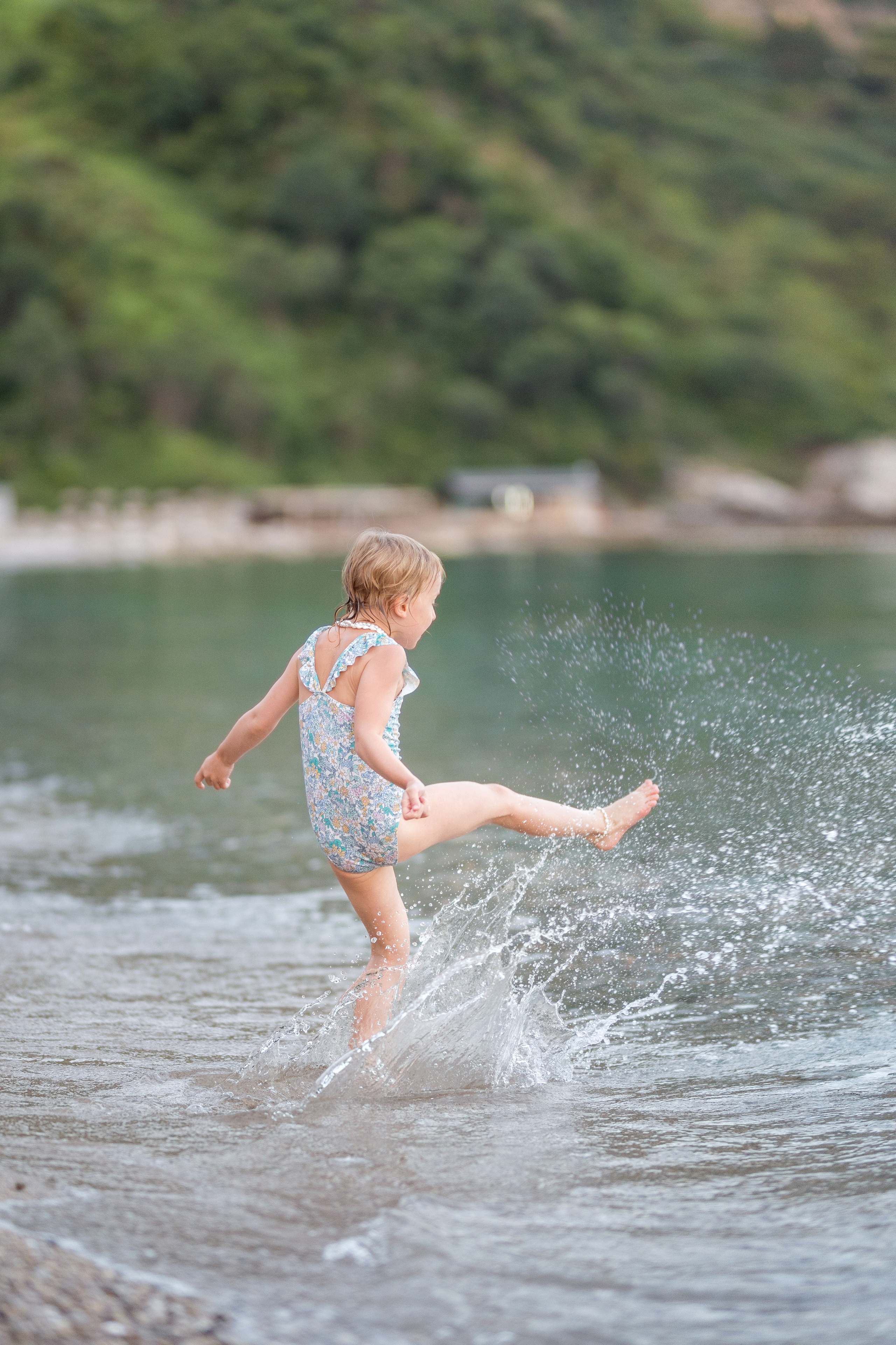 Mother and daughter photoshoot on the beach in Budva, Montenegro. Kate Khaldeeva photographer in Saratov
