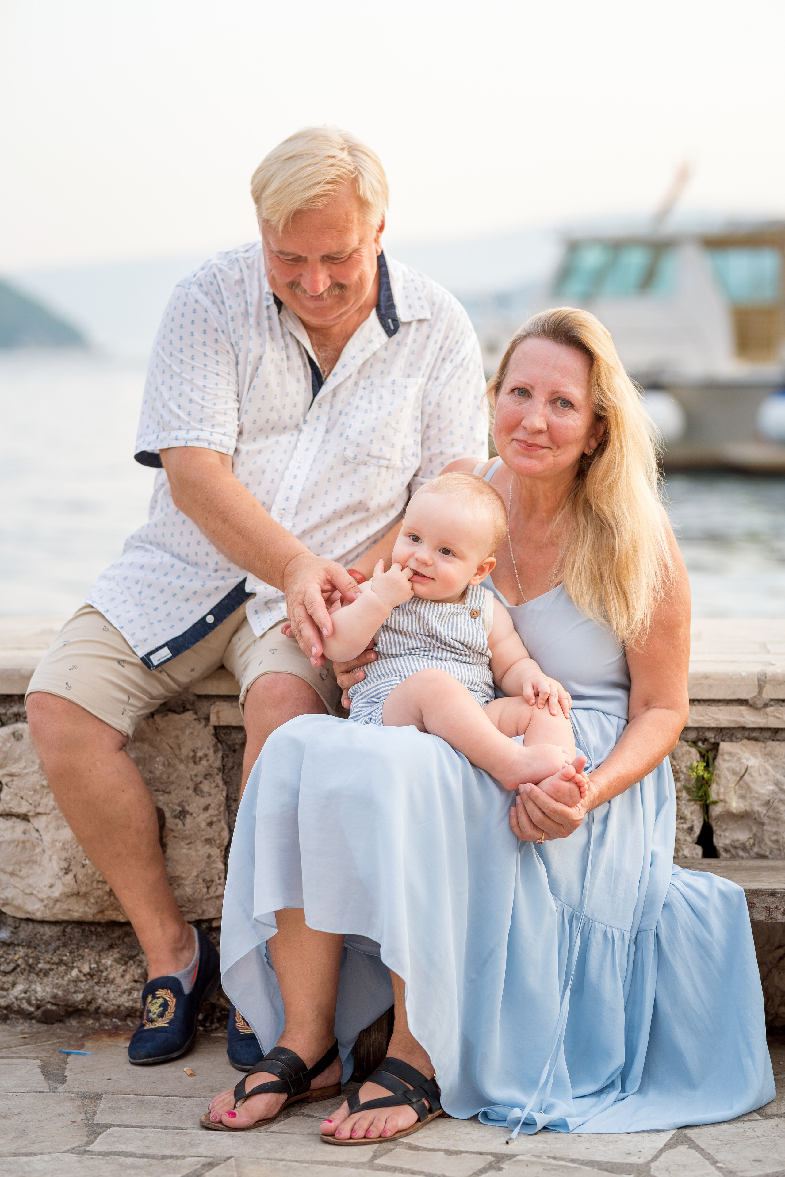 Family photoshoot in Perast Montenegro. Kate Khaldeeva photographer in Saratov