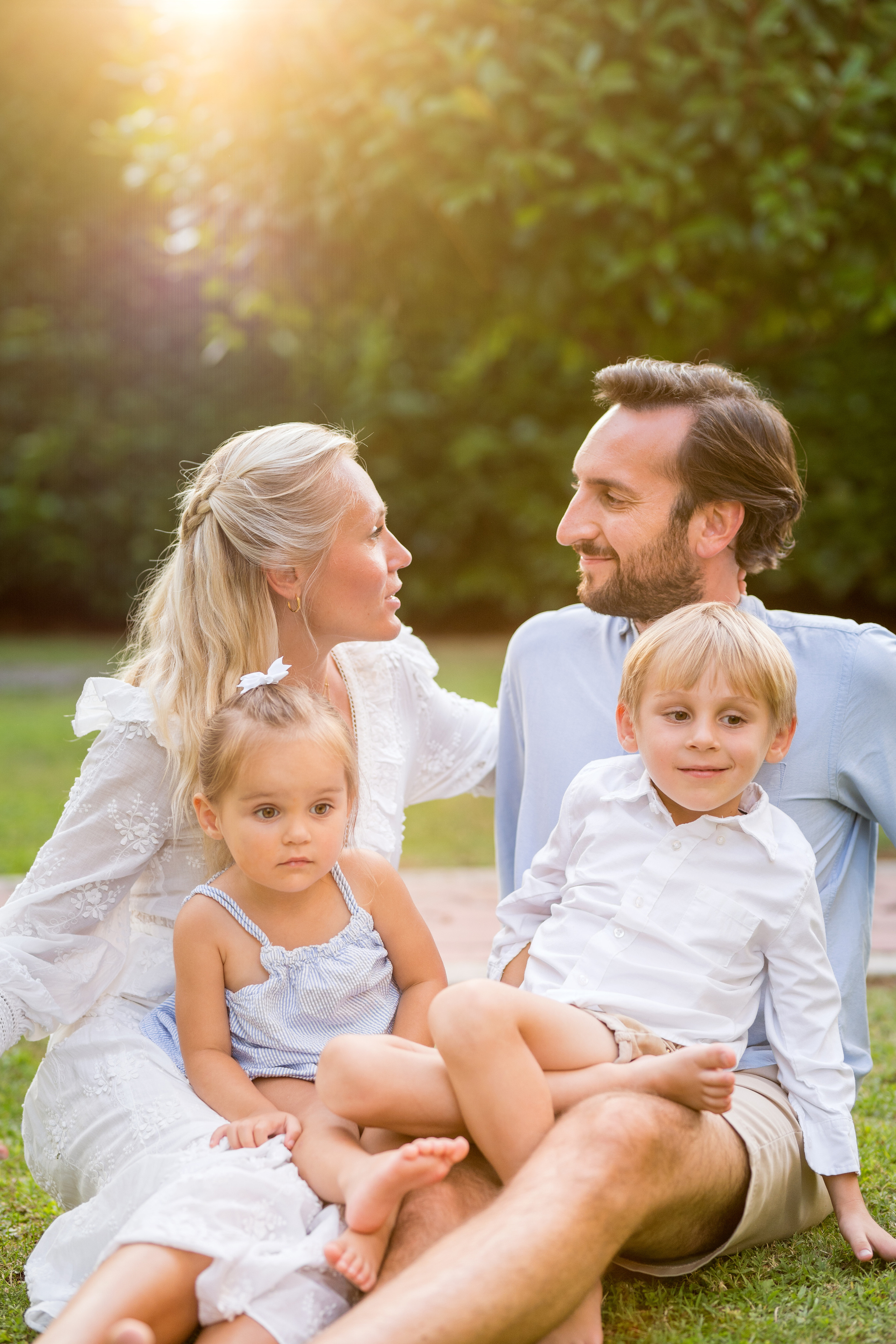 Family photo session in Podgorica, Montenegro. Kate Khaldeeva photographer in Saratov
