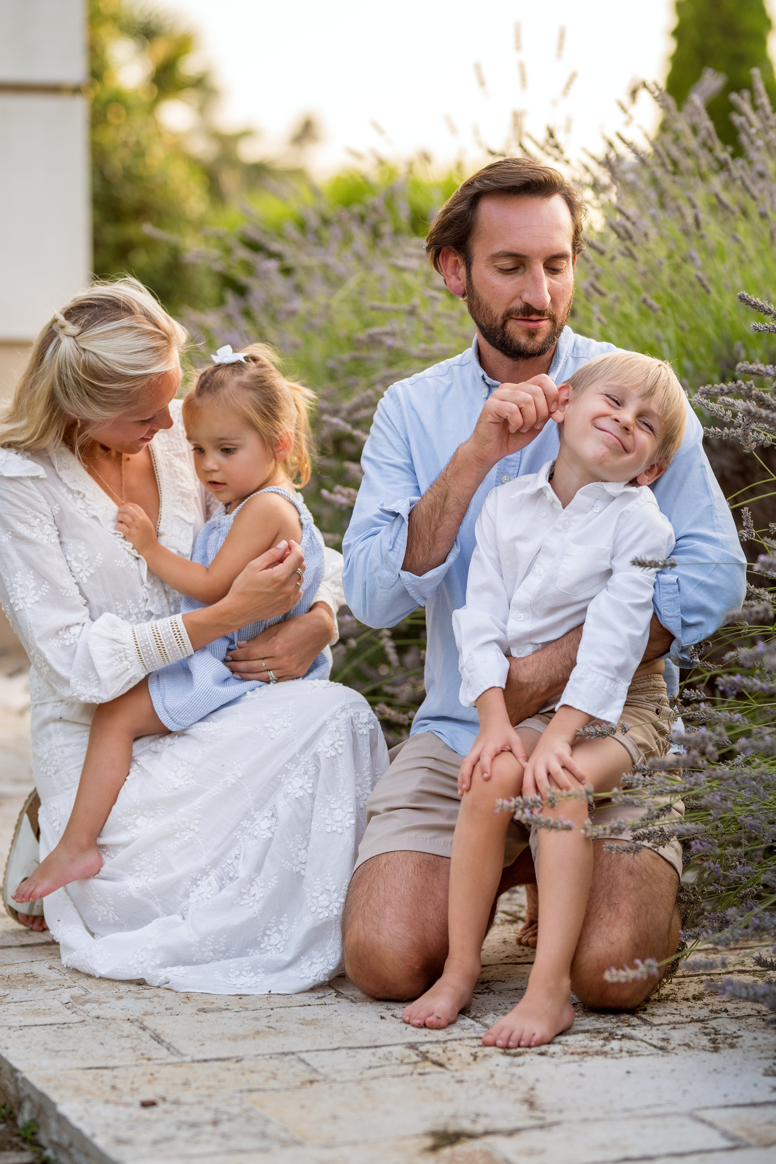 Family photo session in Podgorica, Montenegro. Kate Khaldeeva photographer in Saratov
