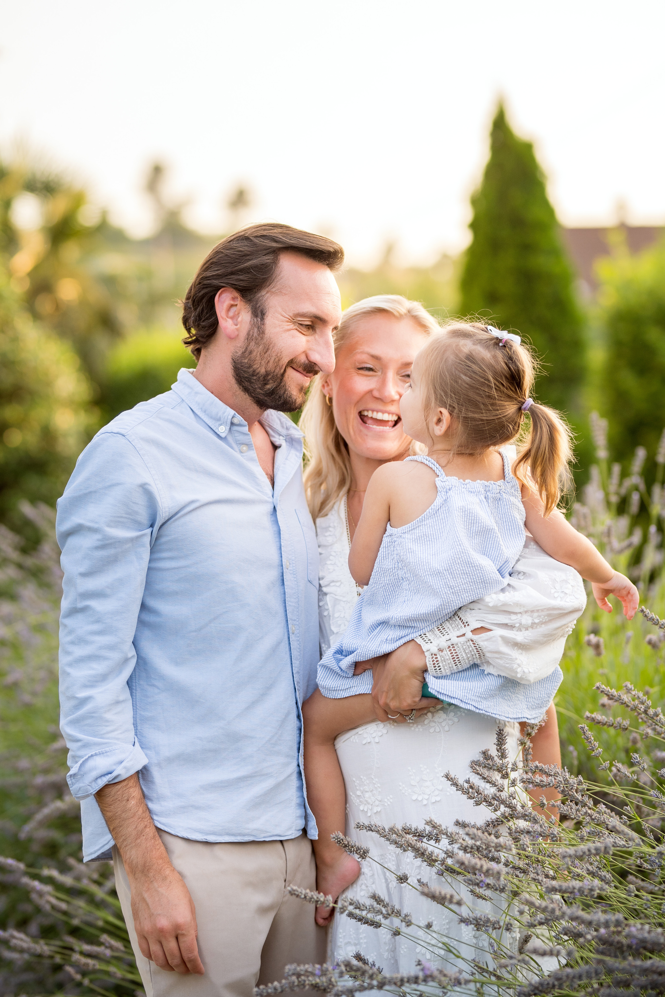 Family photo session in Podgorica, Montenegro. Kate Khaldeeva photographer in Saratov
