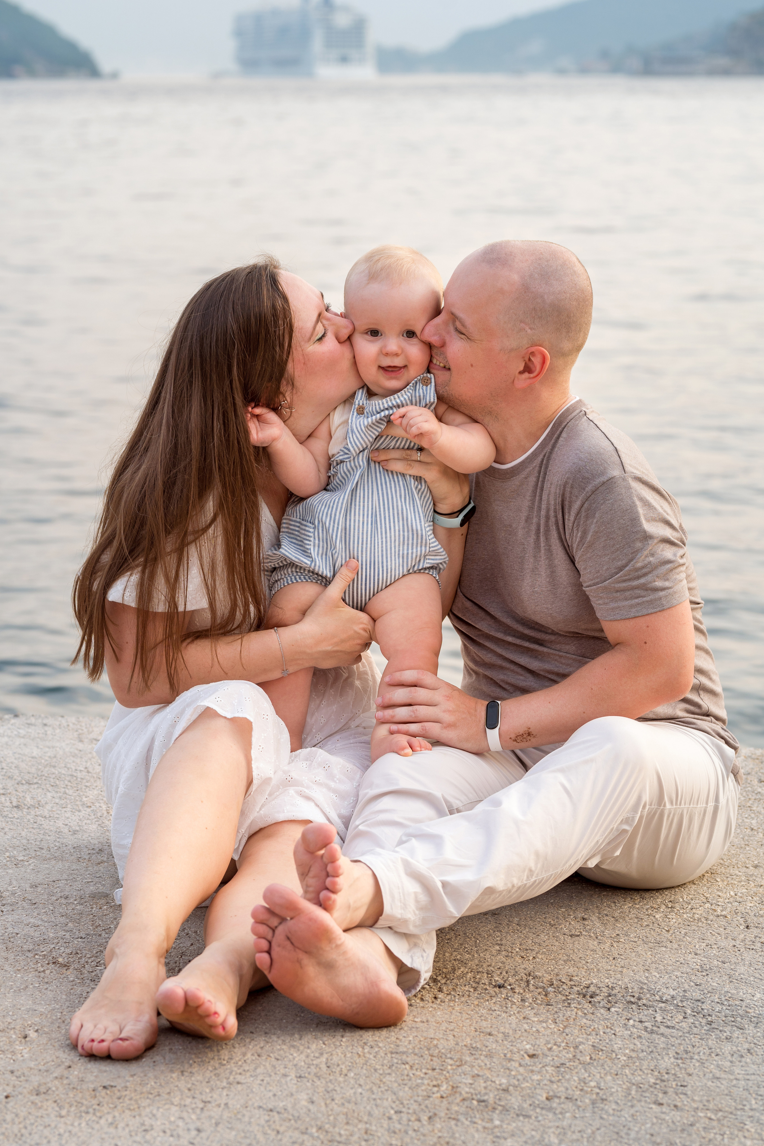 Family photoshoot in Perast Montenegro. Kate Khaldeeva photographer in Saratov