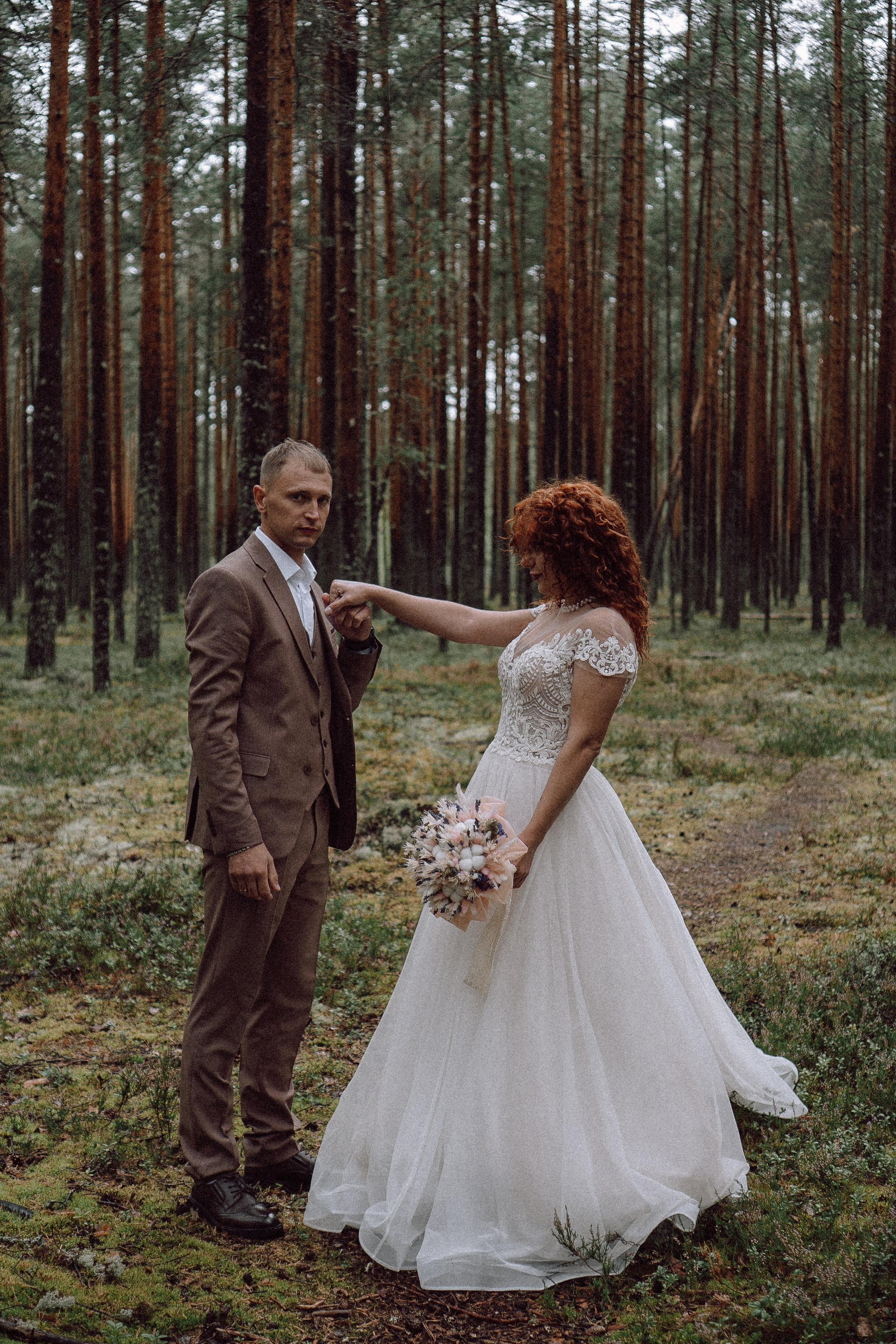 СВАДЕБНАЯ ФОТОСЕССИИЯ ПАРЫ В ГОРОДЕ ПРИОЗЕРСК В СОСНОВОМ ЛЕСУ И С ПИКАПОМ. Профессиональный фотограф, Санкт-Петербург — Виктория Богомолова