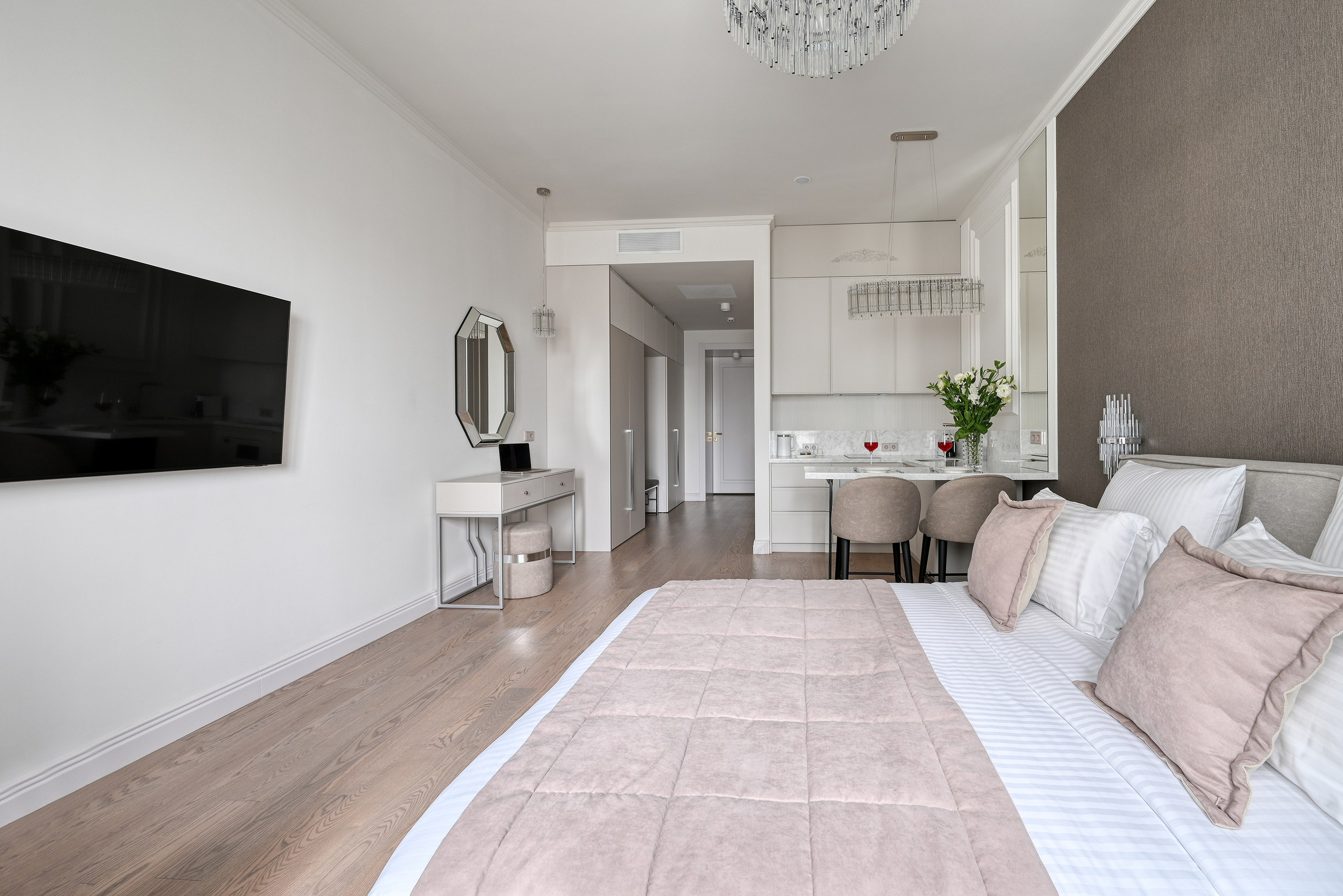 Апарт-комплекс Grand Royal в Сочи. Интерьерная съемка. Интерьерный фотограф в Сочи | Роман Сусленко