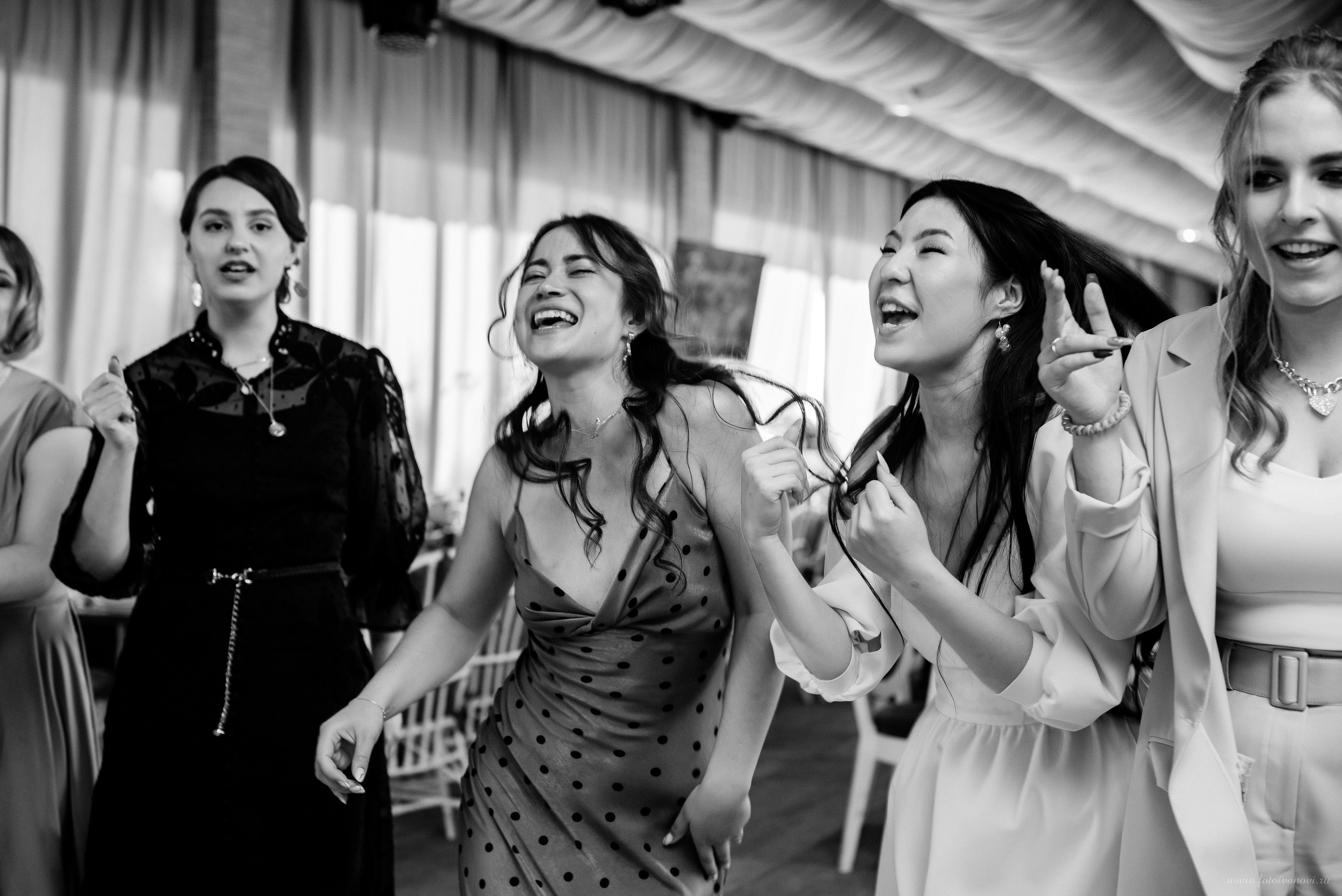 Выпускной 9-11классы. Выпускные книги Анапа Новороссийск Краснодар