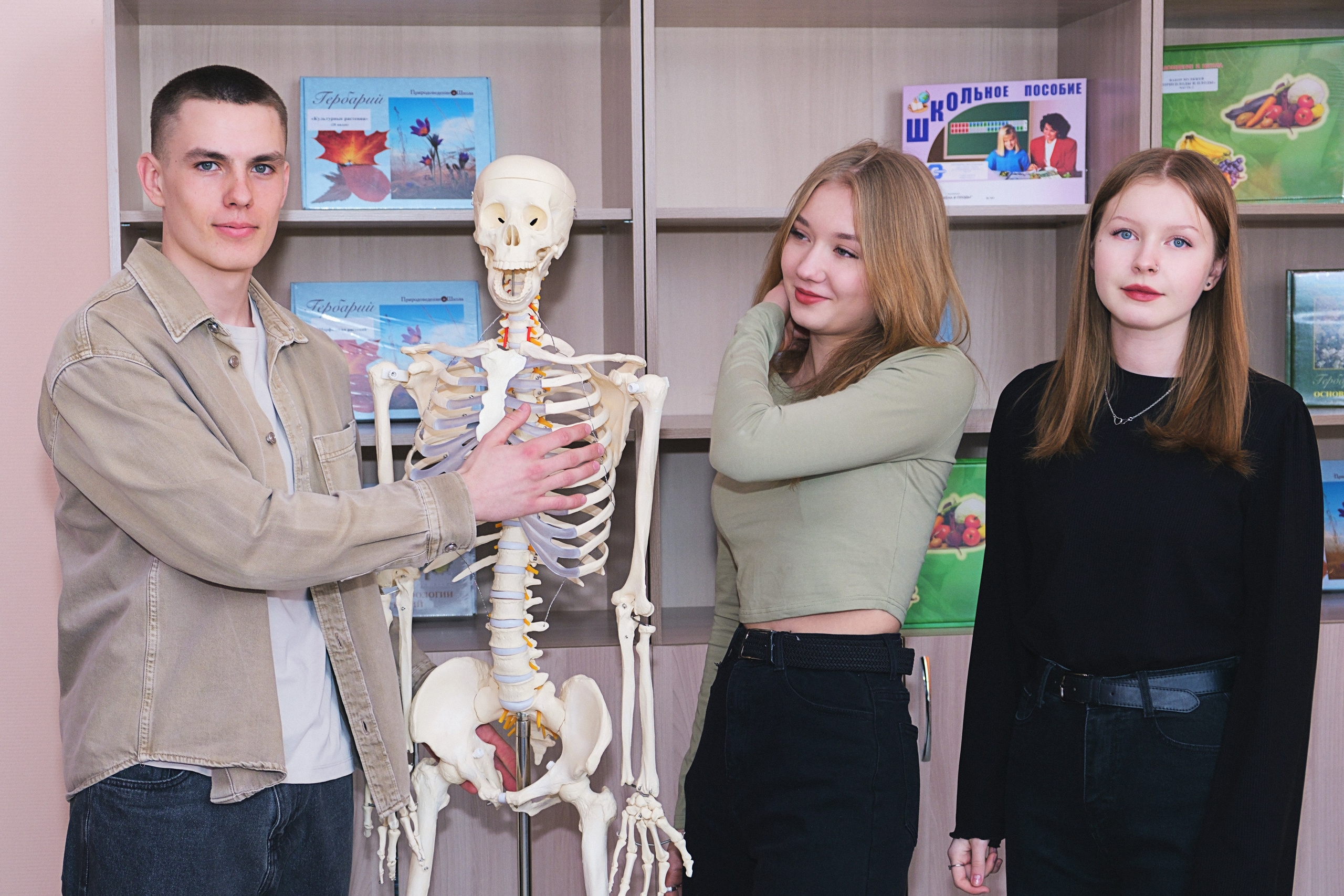 Выпускной альбом 2024. Фотограф и видеограф в Омск/Москва Сащенко Лера