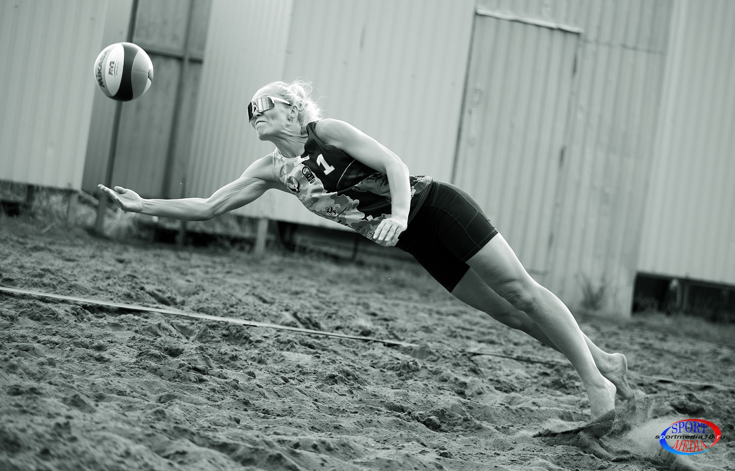 Пляжный волейбол. ПРИВОЛЖСКАЯ ЛИГА MIXT Ижевск 18.05.2025. Спортивный репортажный фотограф в Ижевске Сергей Мерзляков