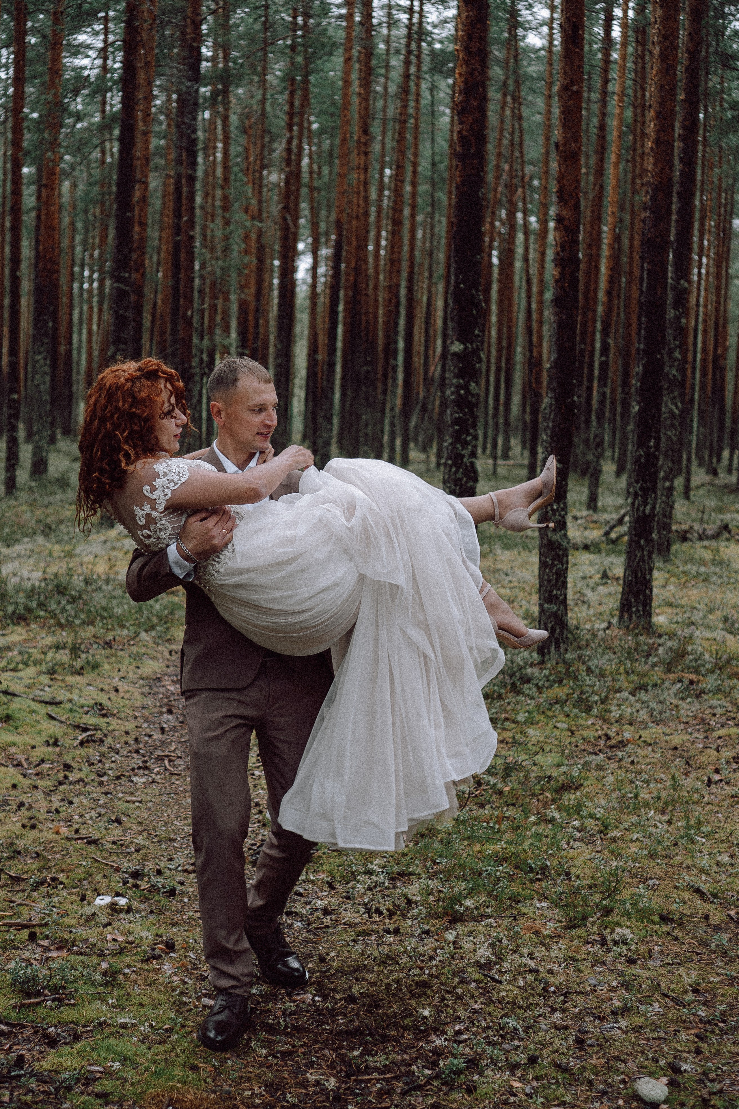 СВАДЕБНАЯ ФОТОСЕССИИЯ ПАРЫ В ГОРОДЕ ПРИОЗЕРСК В СОСНОВОМ ЛЕСУ И С ПИКАПОМ. Профессиональный фотограф, Санкт-Петербург — Виктория Богомолова