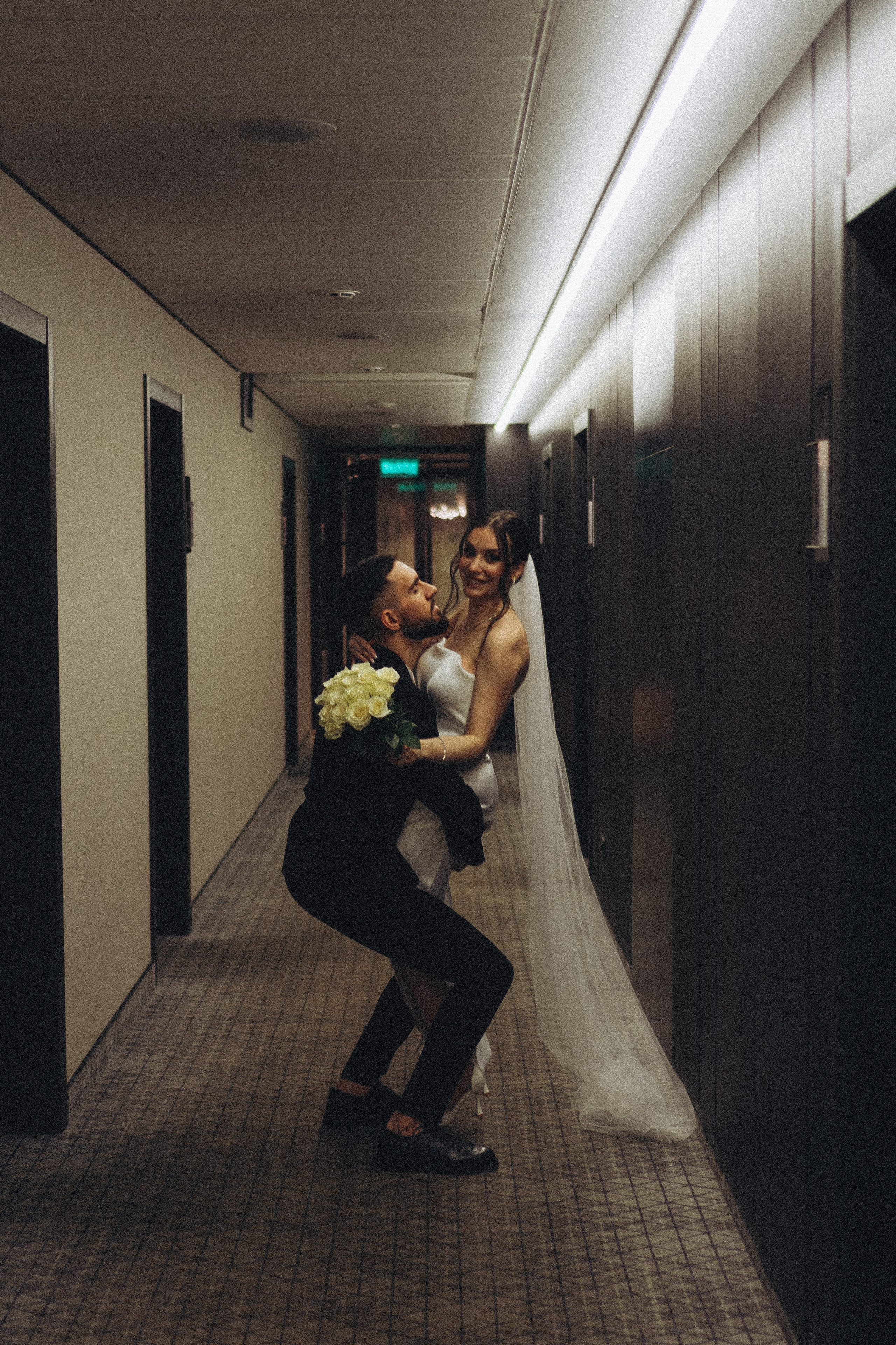 СВАДЕБНАЯ СЬЕМКА СБОРОВ ЖЕНИХА И НЕВЕСТЫ В ОТЕЛЕ И ТАКЖЕ ФОТОСЕССИИЯ В ОТЕЛЕЕ МЕГАПОЛИС БРЯНСК. Профессиональный фотограф, Санкт-Петербург — Виктория Богомолова