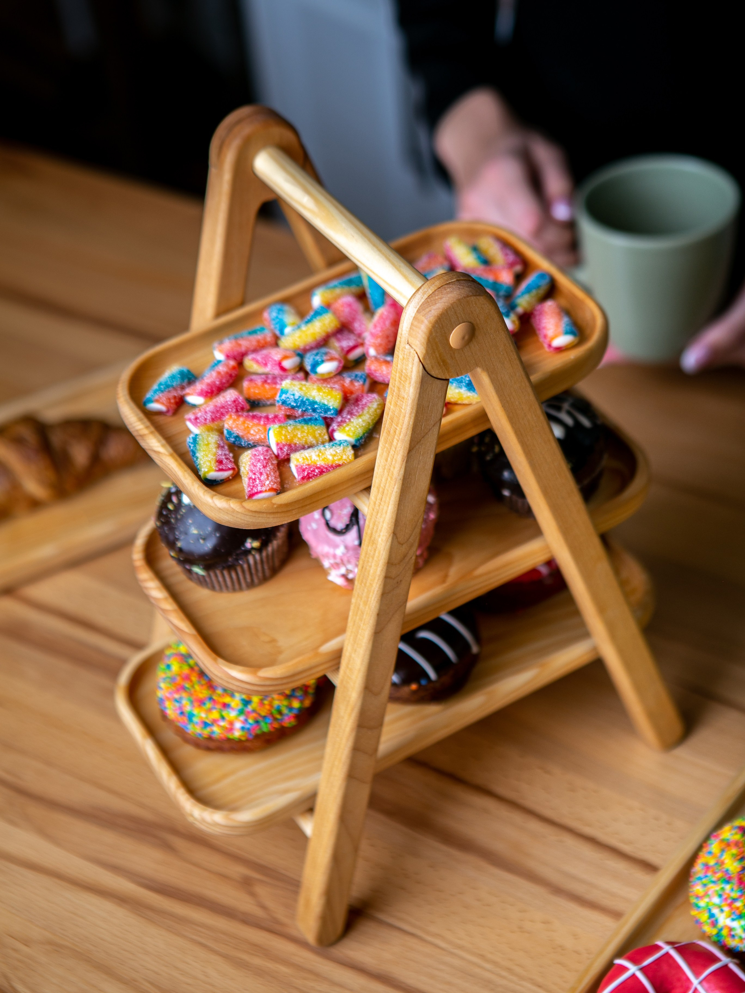 Подносы и этажерки. Контент фотограф, съемка для маркетплейсов, фуд съемка и репортажи в Новосибирске Ралия Галеева