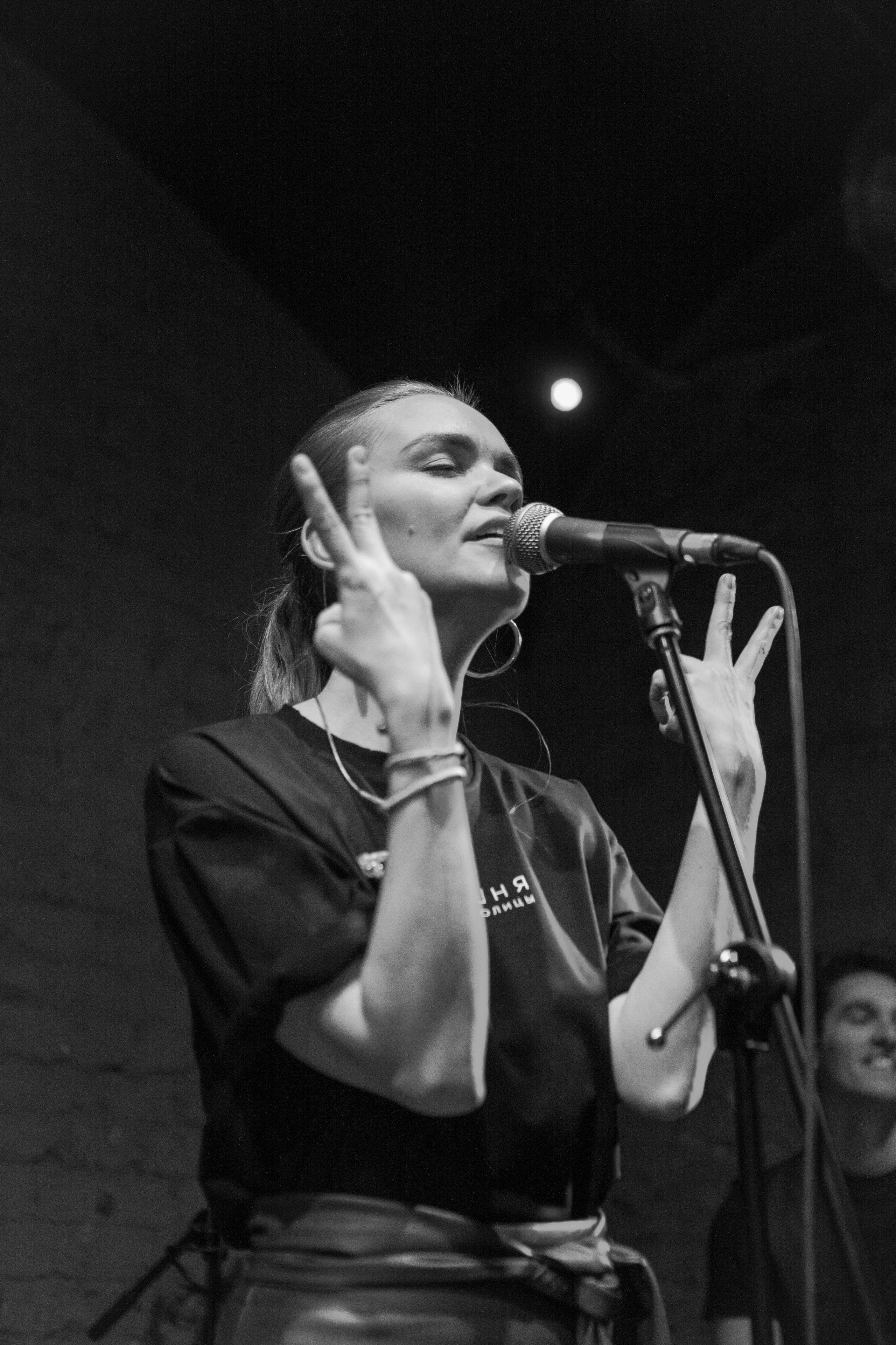 Саша Алмазова и Non Cadenza. Фотограф для музыкантов, фотограф на концерт, концертный фотограф, съемка концерта, бэкстейдж фотограф