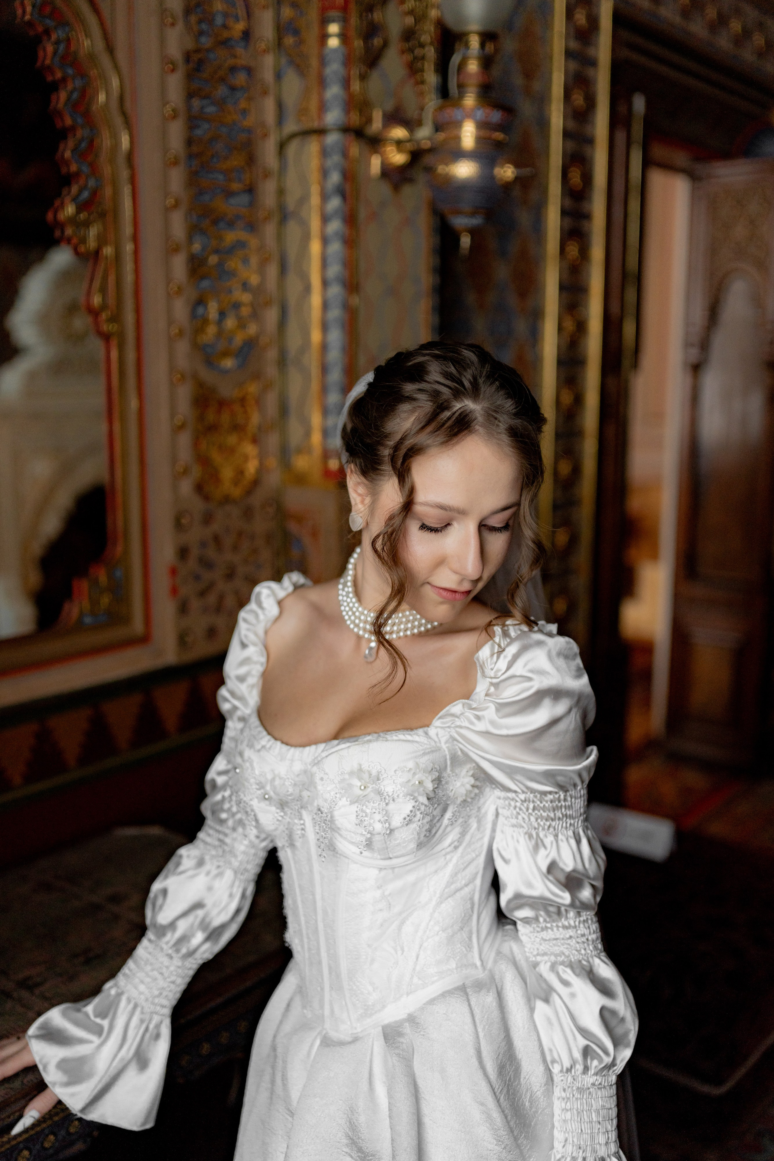 портрет невесты в белом платье с фатой в Иорданской гостиной