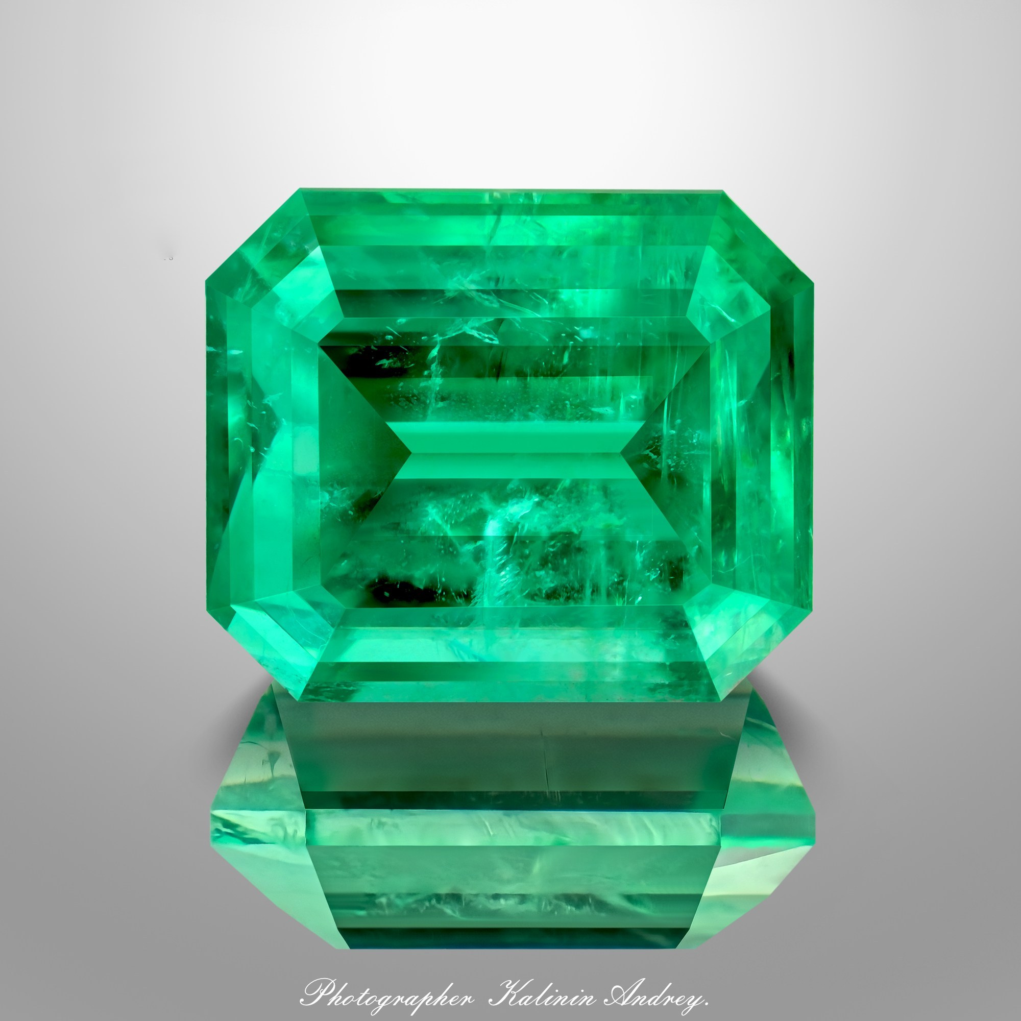 Фотографии драгоценных камней в высоком разрешений .