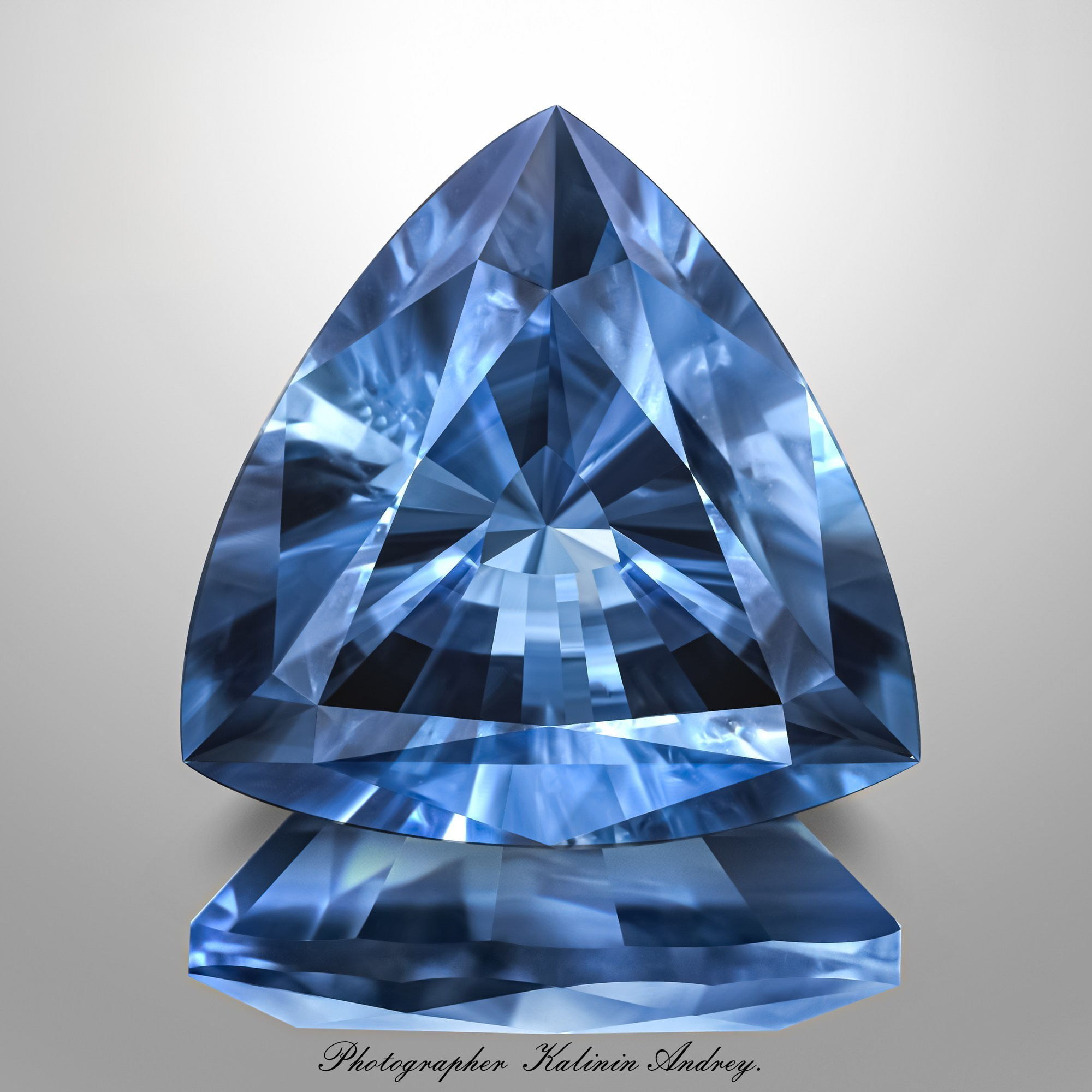 Фотографии в большом разрешении драгоценных камней на продажу купить тел +79 660 031 307. Высококачественная профессиональная рекламная фотосъёмка ювелирных украшений, драгоценных камней в Москве. Обучение, консультация