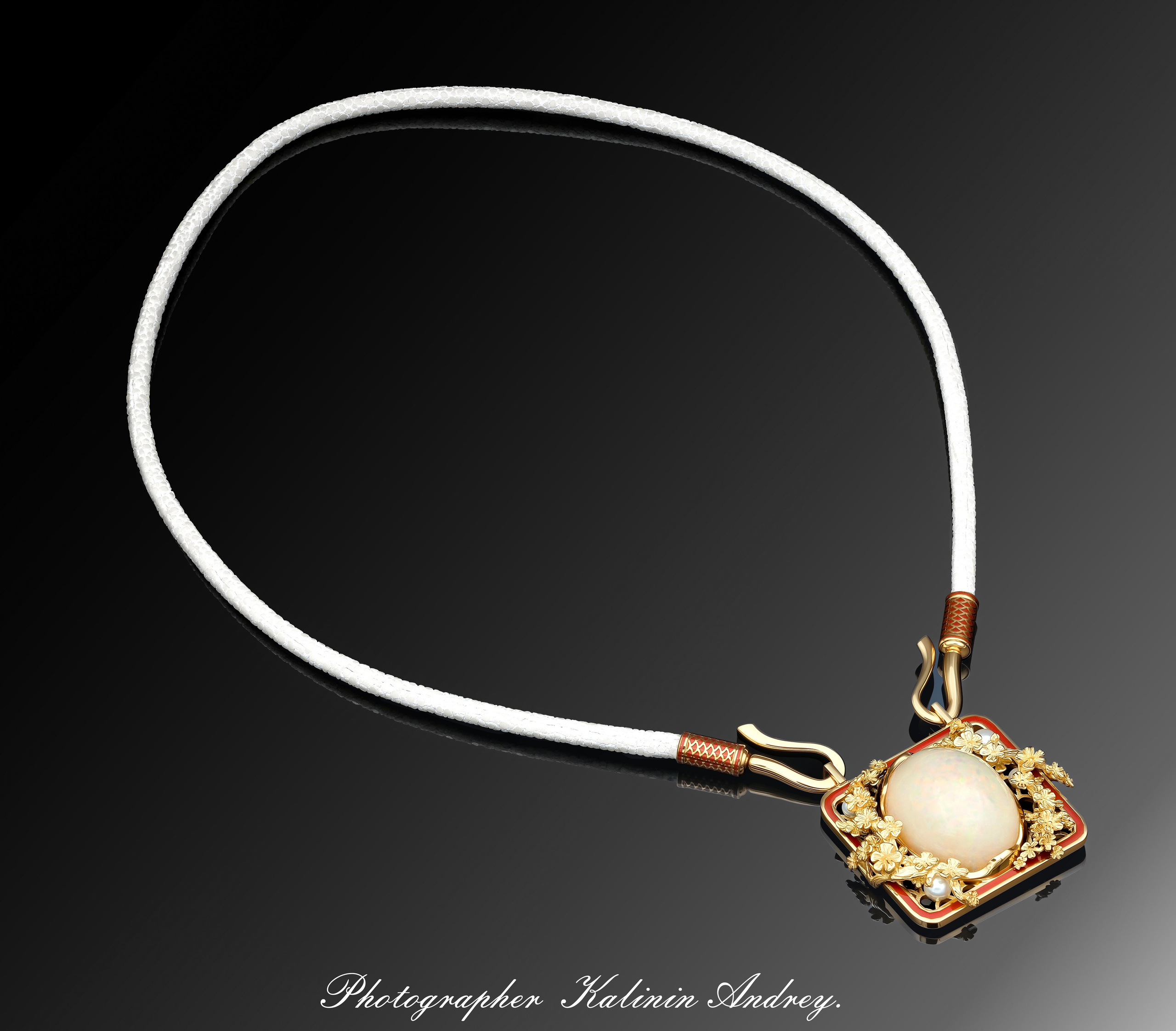 Услуги по фотосъёмке ювелирных украшений в Москве под заказ.