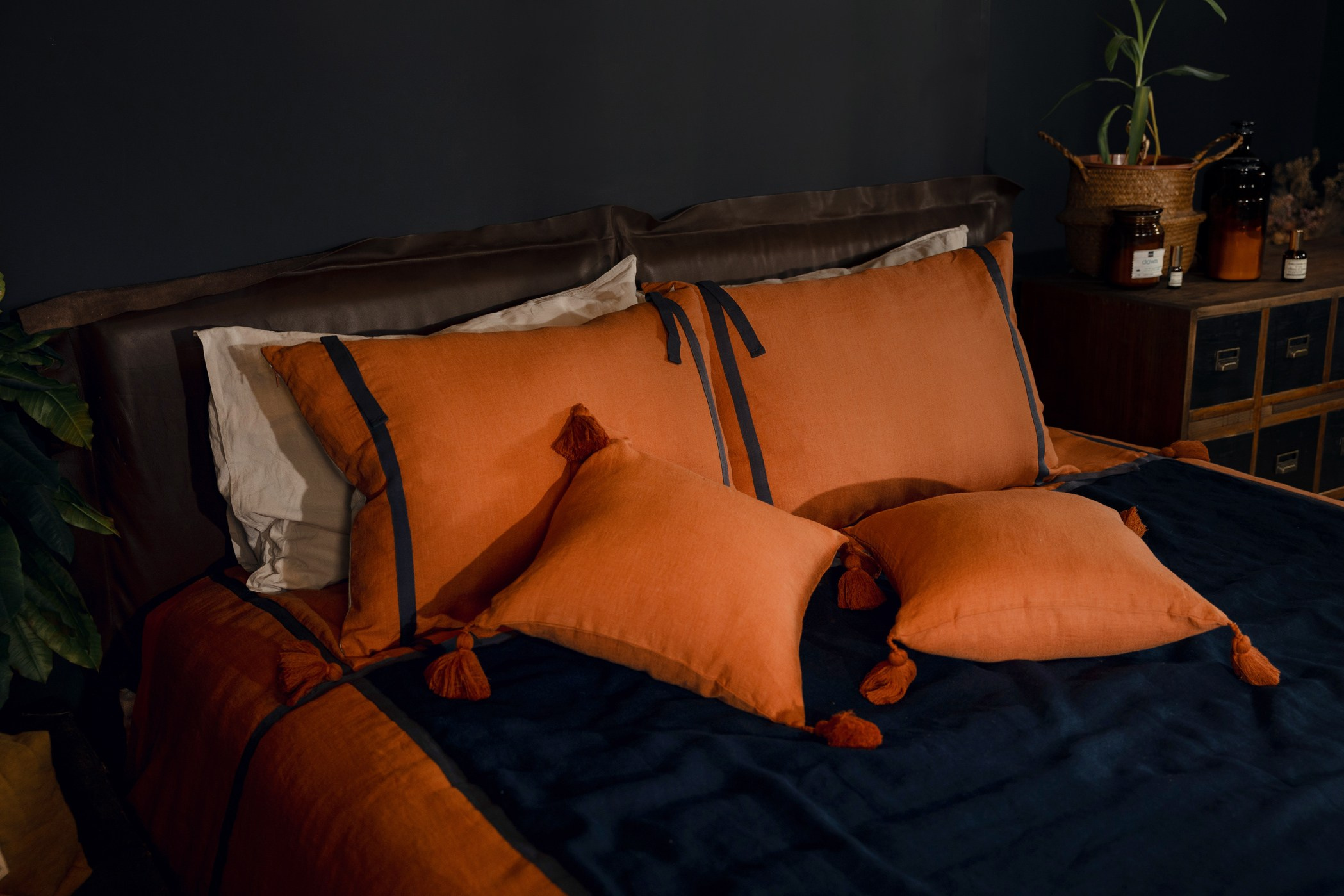 Услуги рекламного фотографа в Санкт-Петербурге: интерьерная съемка текстиля в уютном домашнем стиле