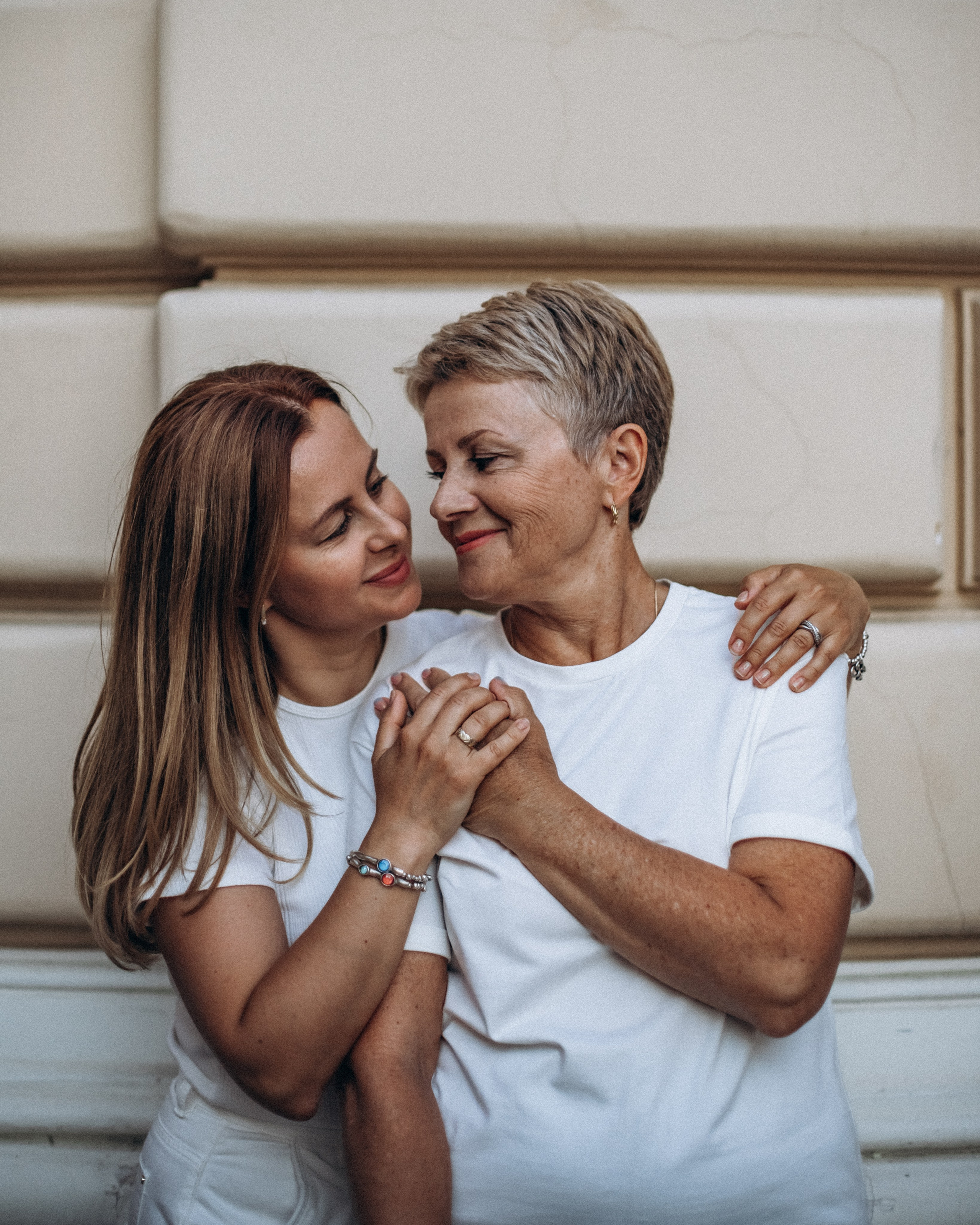 Дарья с семьей в июне. Фотопрогулка в Петербурге. Индивидуальный и семейный фотограф в Санкт-Петербурге