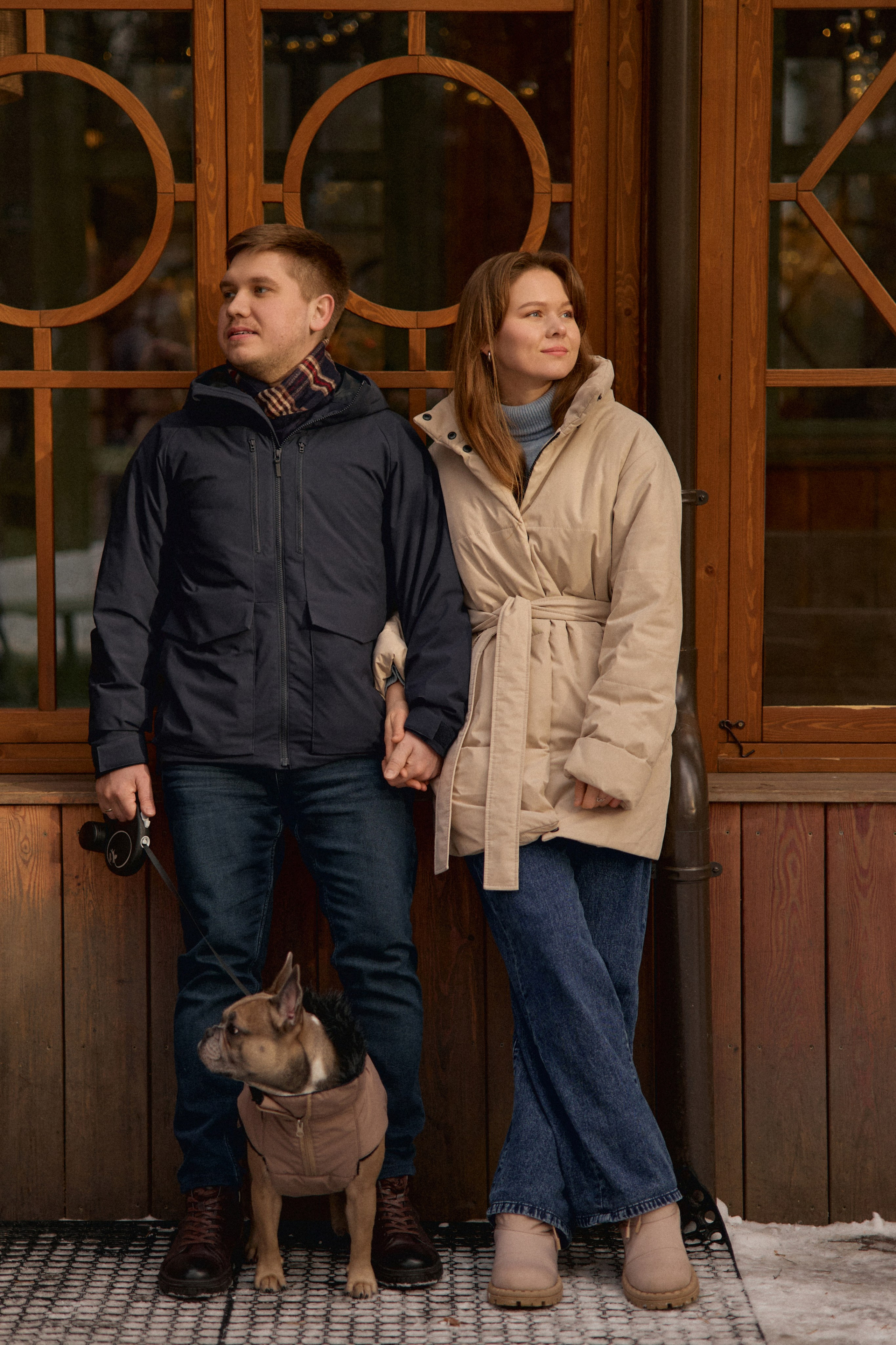 Лавстори в зимнем лесу. Сестры Карабаза. Фотографы и ретушеры в Москве и Санкт-Петербурге