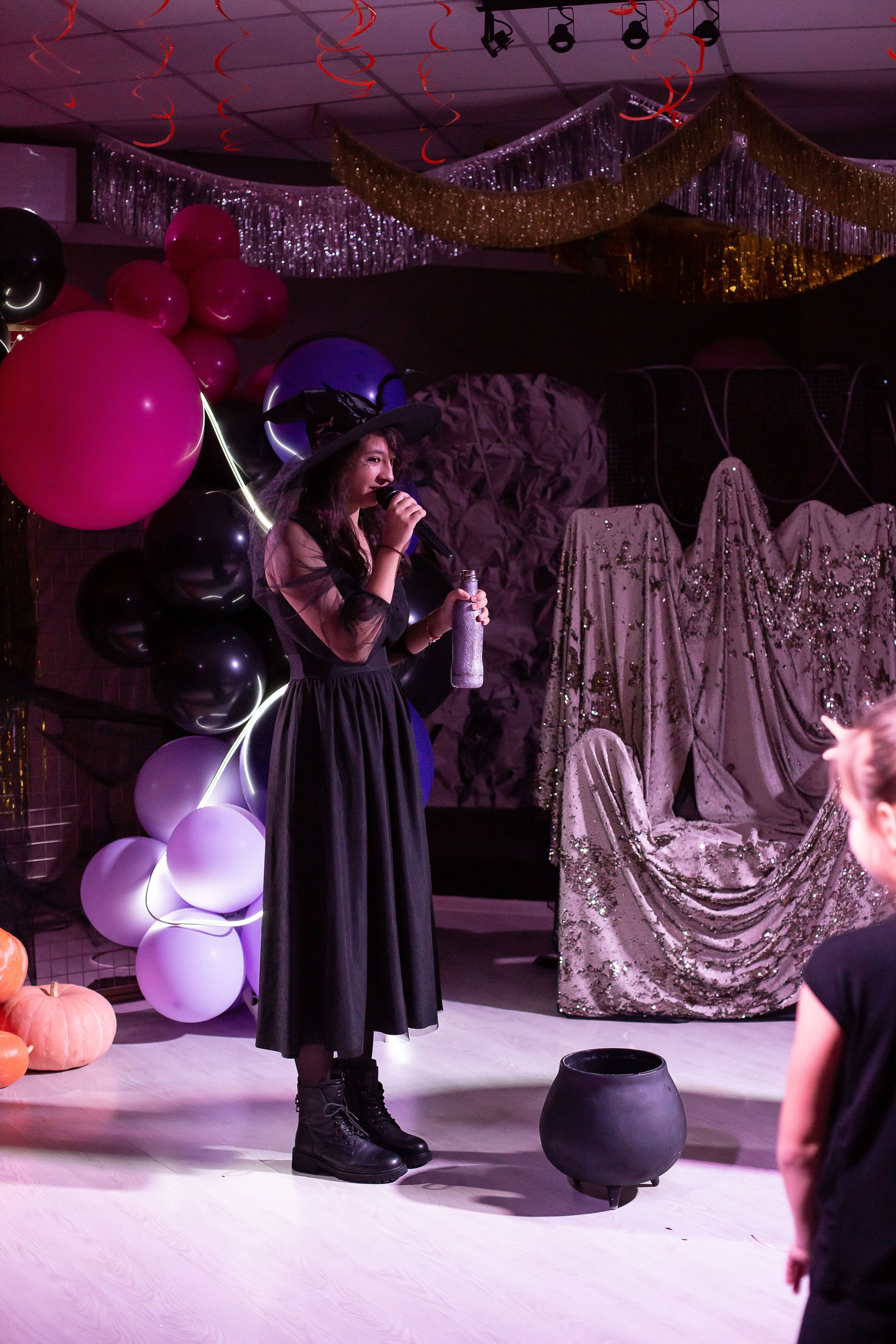 Верхом на помеле спектакль интерактивный. Семейный и детский фотограф Анна Петракова